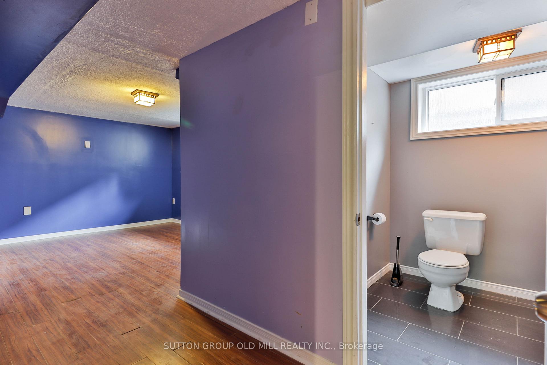 Photo 32 of 1 Penhale Drive, Etobicoke, Humber Heights — HOMEH