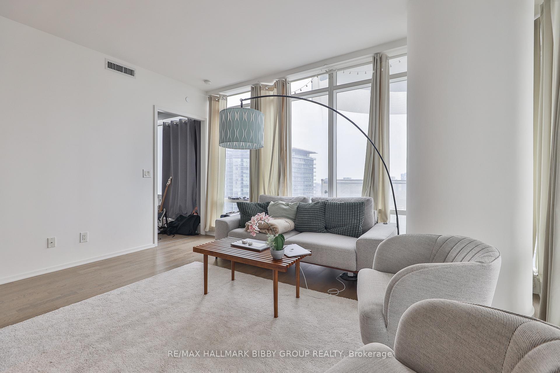 Photo 3 of Unit 3807, 1 Bloor Street E, Toronto, Church-Yonge Corridor — HOMEH