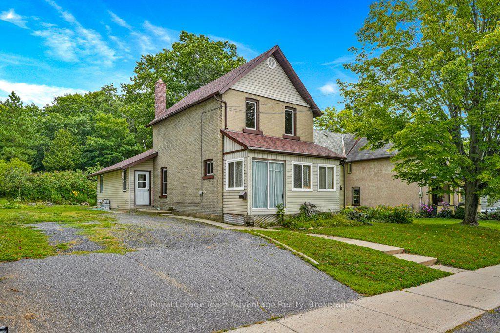 Photo 4 of 111 Gibson St Street, Parry Sound — HOMEH