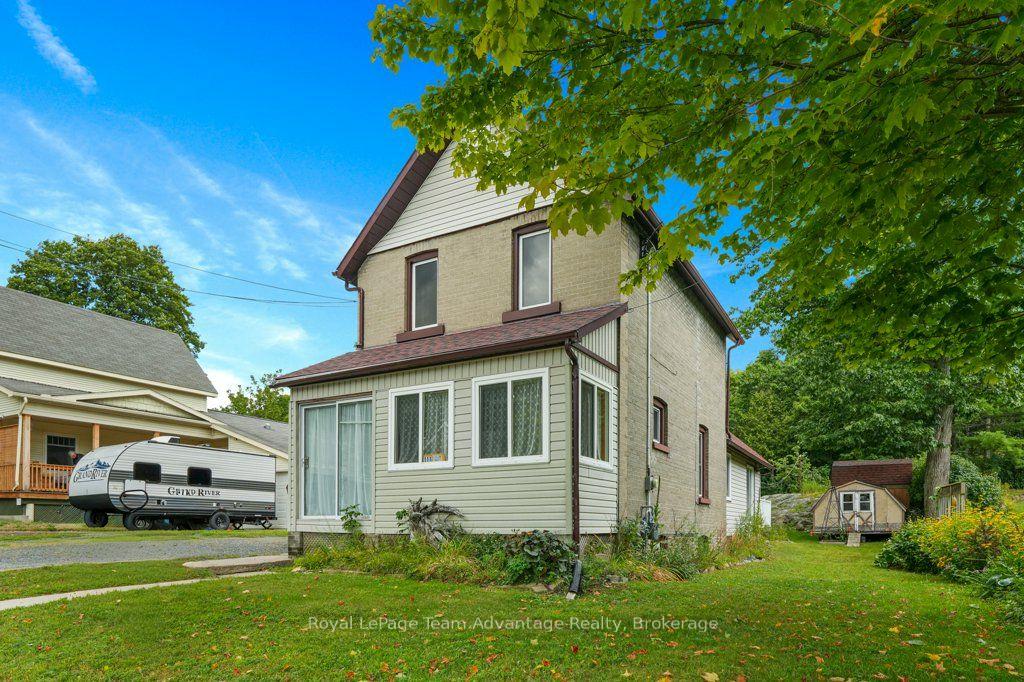 Photo 5 of 111 Gibson St Street, Parry Sound — HOMEH