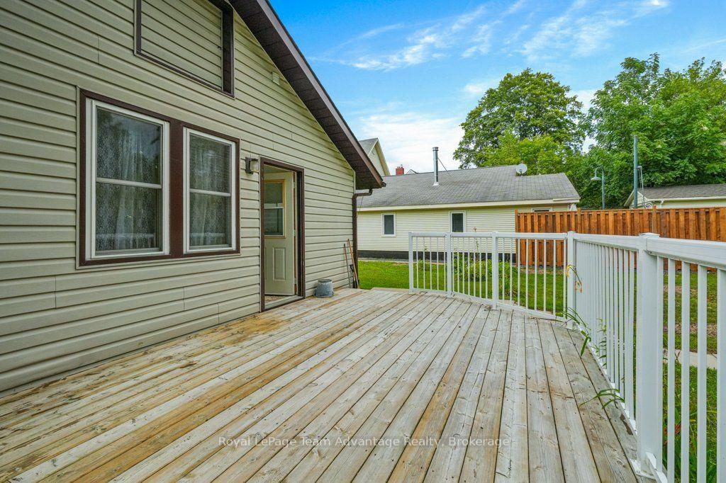 Photo 7 of 111 Gibson St Street, Parry Sound — HOMEH