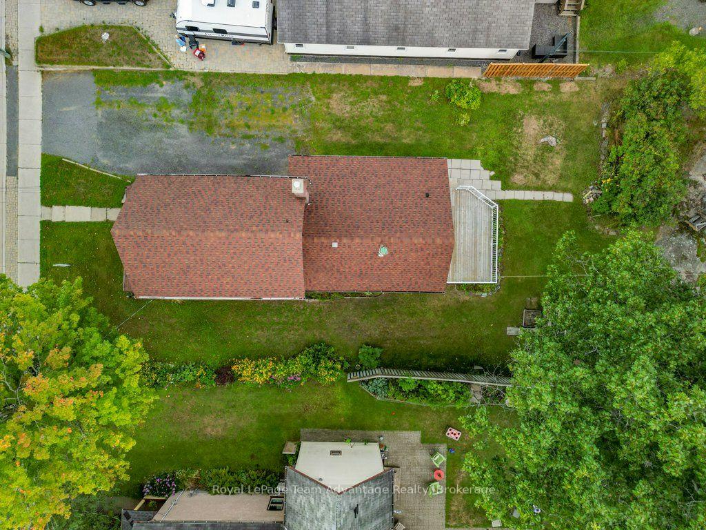 Photo 8 of 111 Gibson St Street, Parry Sound — HOMEH