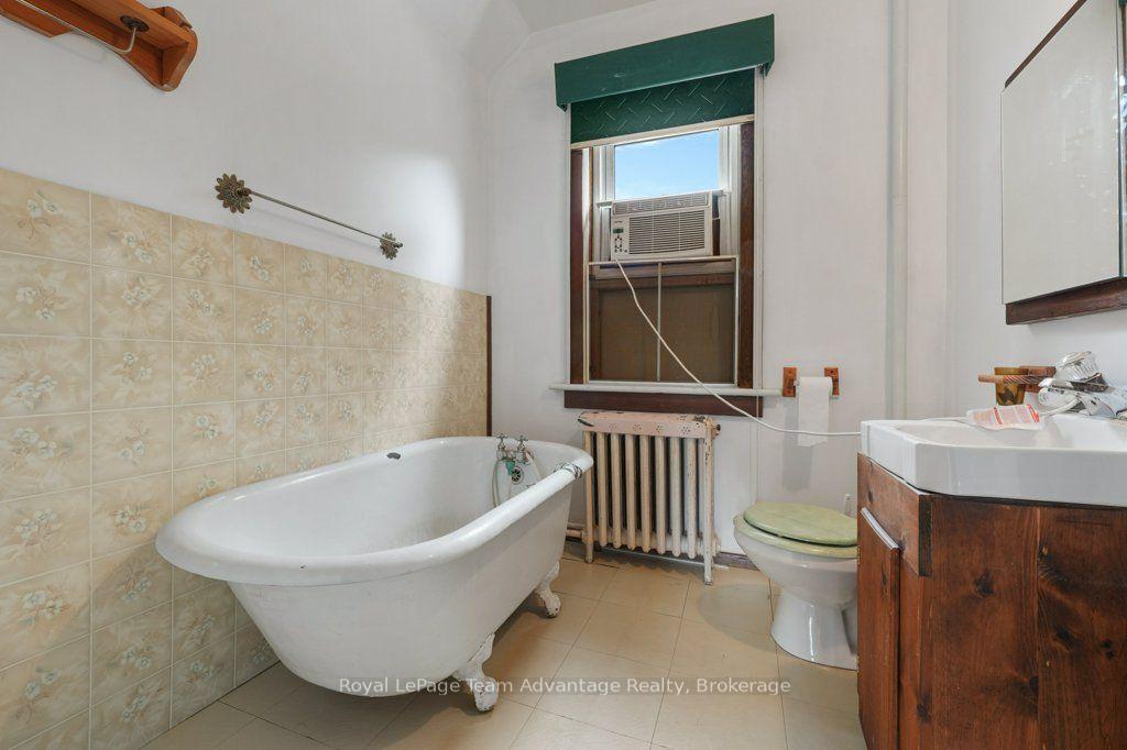 Photo 23 of 111 Gibson St Street, Parry Sound — HOMEH