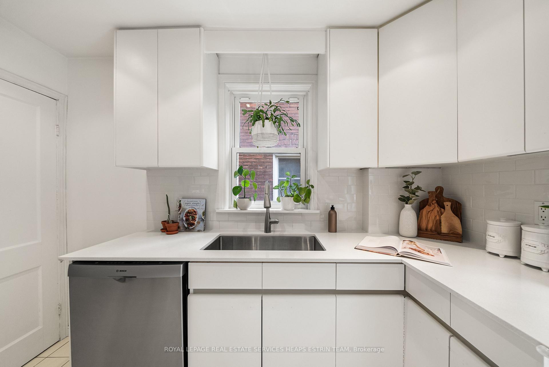 Photo 20 of 56 Durie Street, Toronto, High Park-Swansea — HOMEH