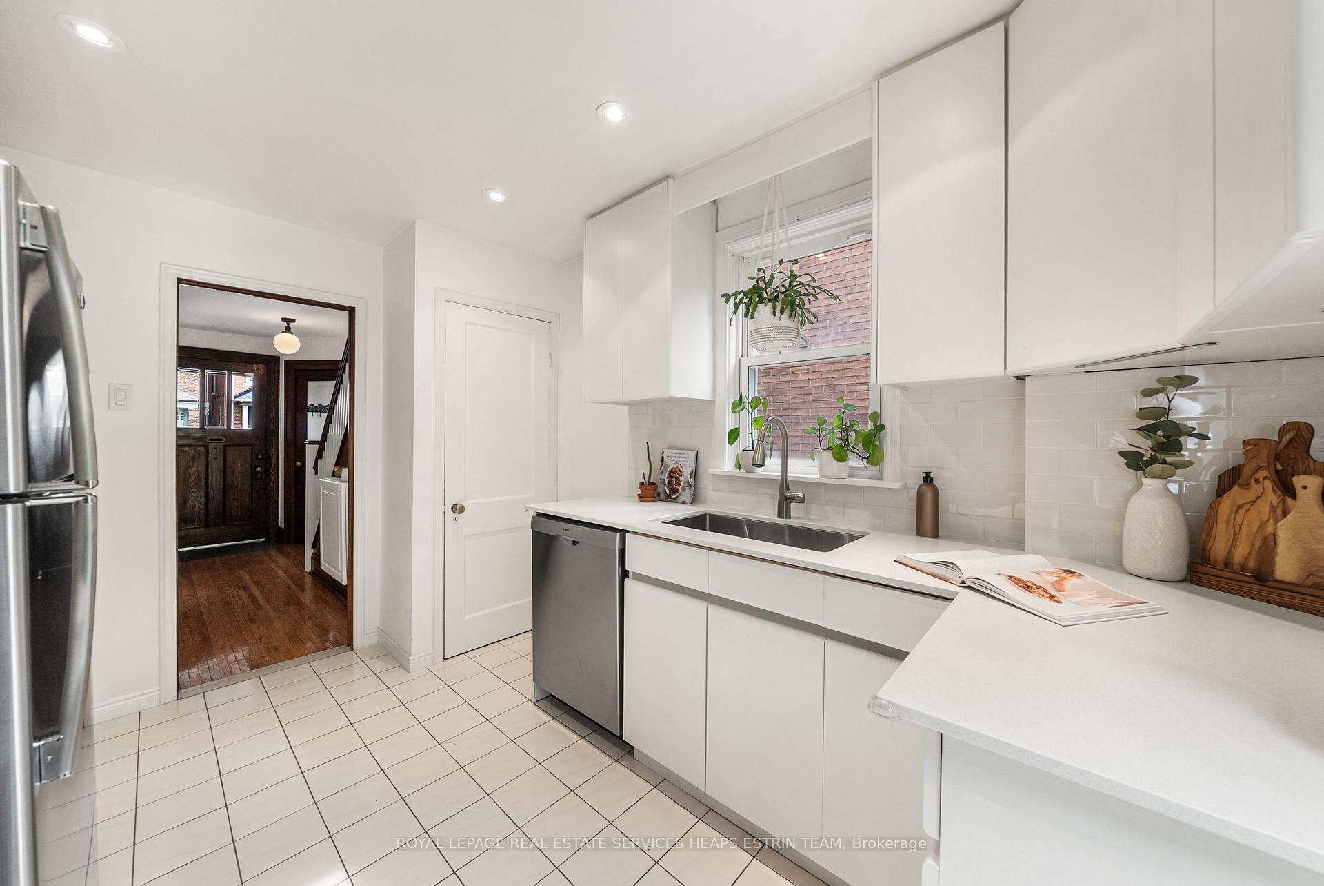 Photo 21 of 56 Durie Street, Toronto, High Park-Swansea — HOMEH