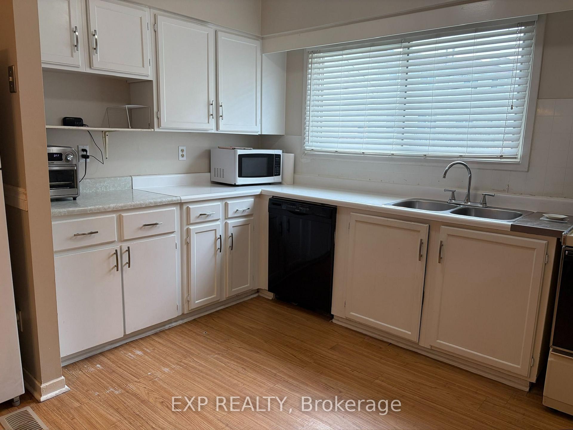 Photo 4 of Unit 27, 7001 Casey Street, Niagara Falls, Casey — HOMEH