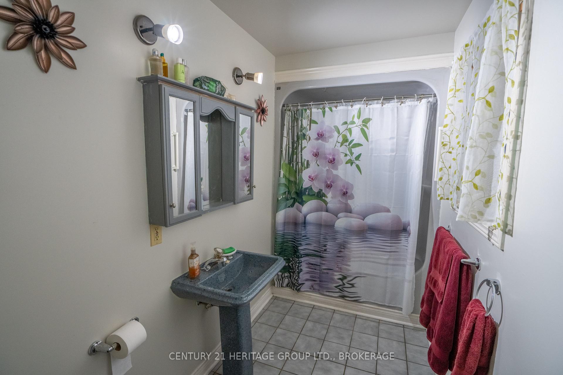 Photo 33 of 15 Maple View Court, Addington Highlands, Addington Highlands — HOMEH