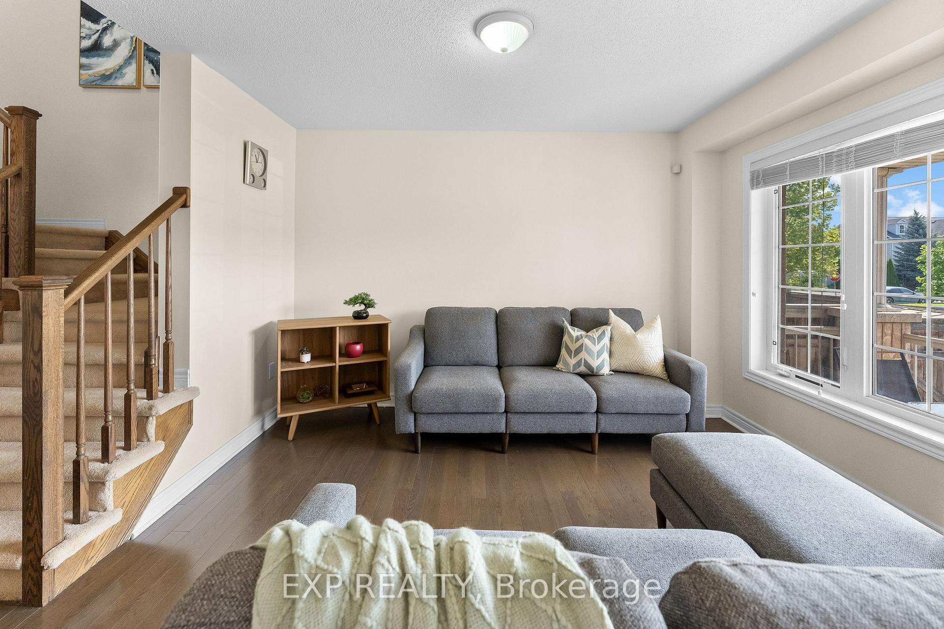 Photo 11 of 2 Durham Way, Niagara-on-the-Lake, Glendale — HOMEH