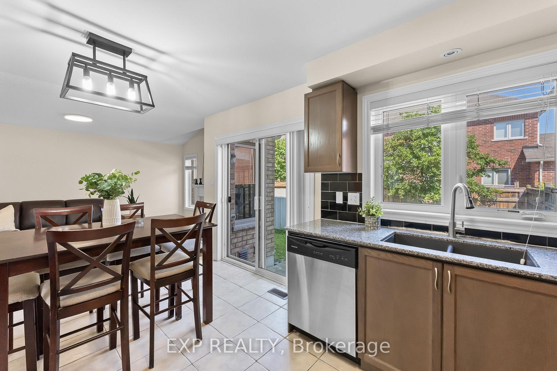Photo 17 of 2 Durham Way, Niagara-on-the-Lake, Glendale — HOMEH