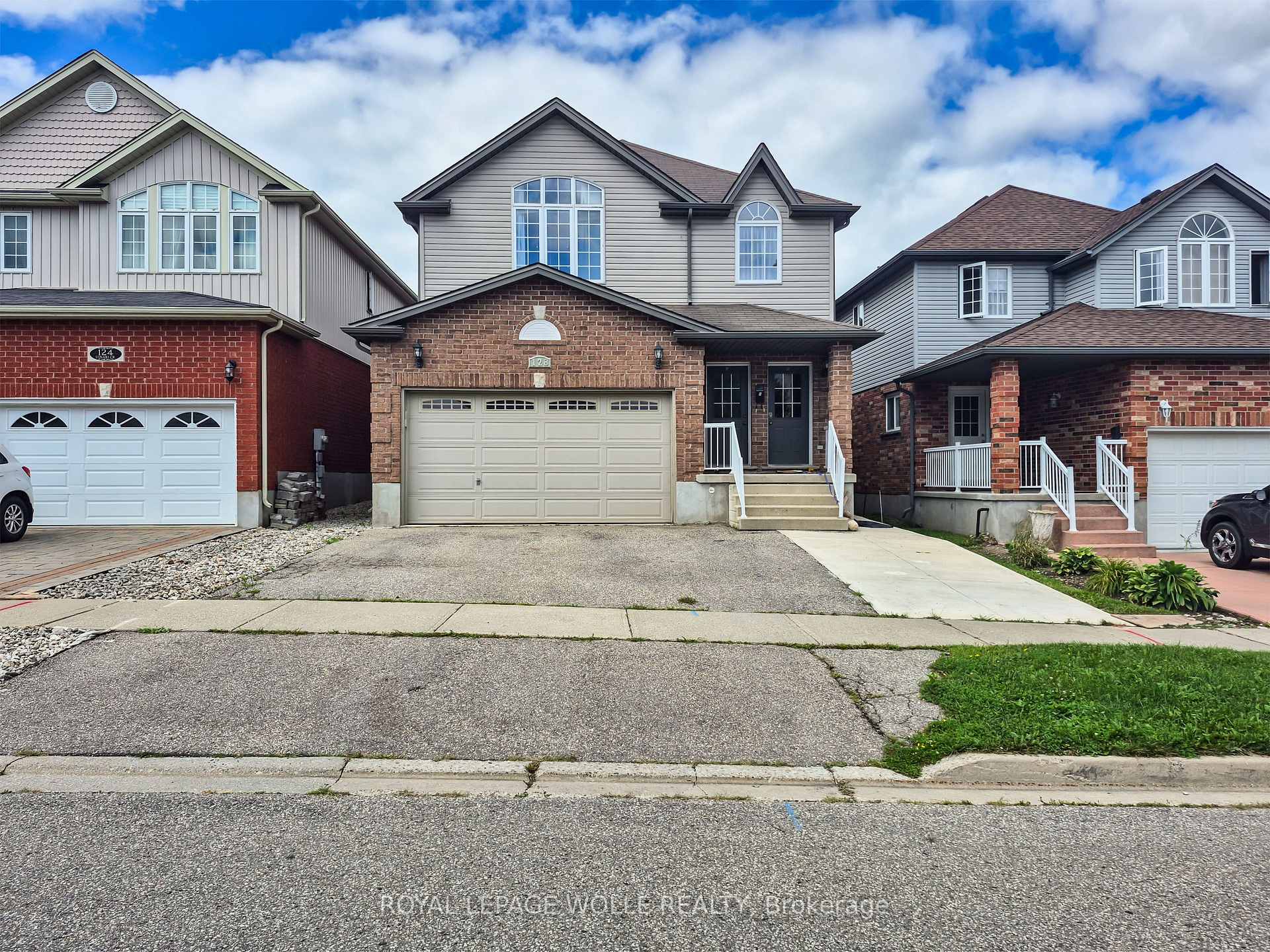 Photo 2 of Unit A, 128 Udvari Crescent, Kitchener, Highland West — HOMEH