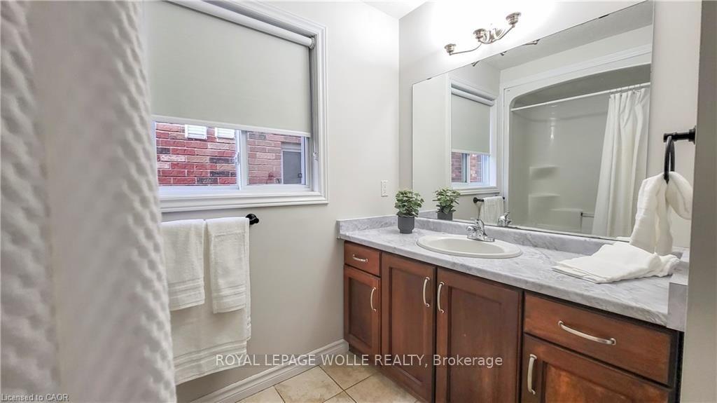 Photo 15 of Unit A, 128 Udvari Crescent, Kitchener, Highland West — HOMEH