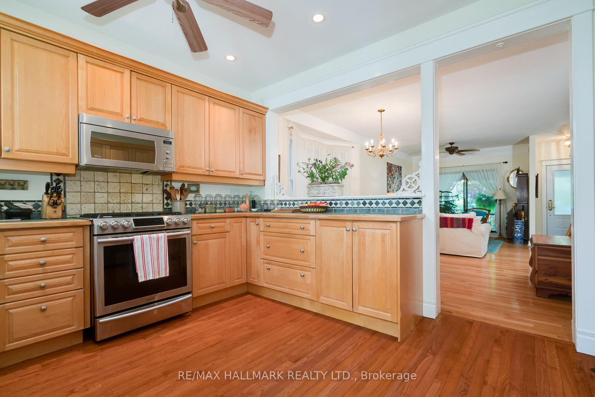 Photo 8 of 177 Wineva Avenue, Toronto, The Beaches — HOMEH