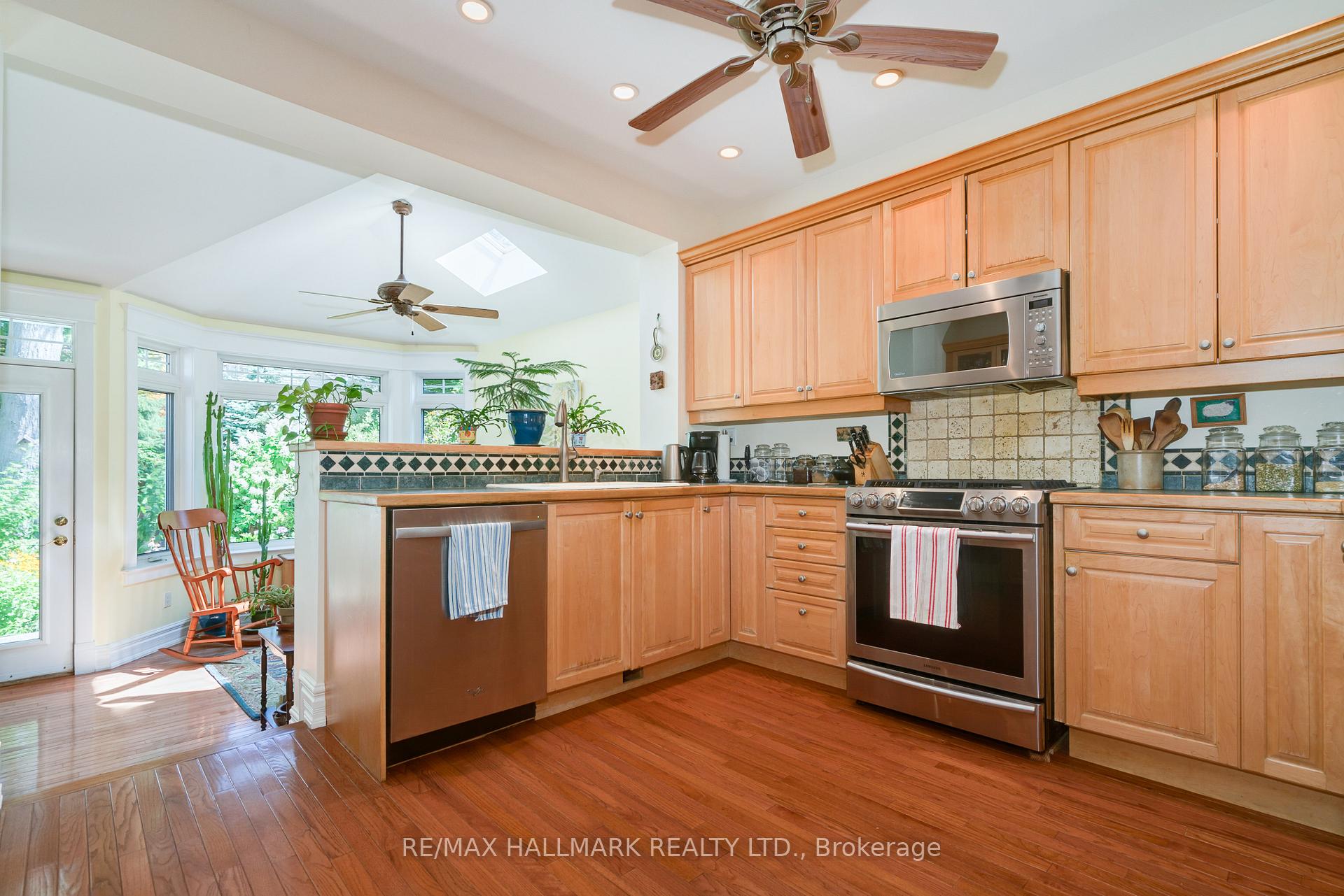 Photo 10 of 177 Wineva Avenue, Toronto, The Beaches — HOMEH