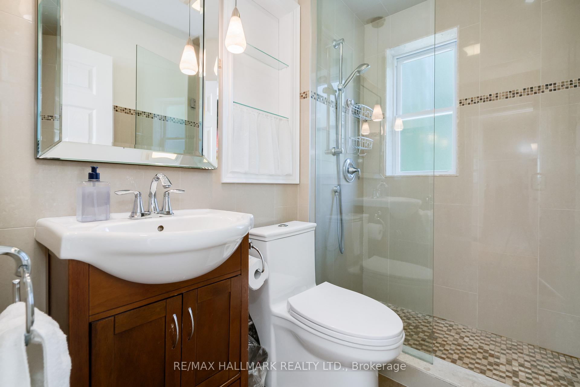 Photo 23 of 177 Wineva Avenue, Toronto, The Beaches — HOMEH
