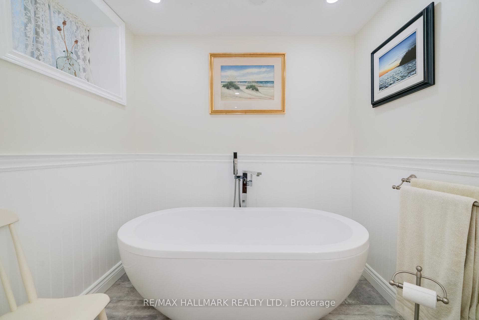 Photo 41 of 177 Wineva Avenue, Toronto, The Beaches — HOMEH