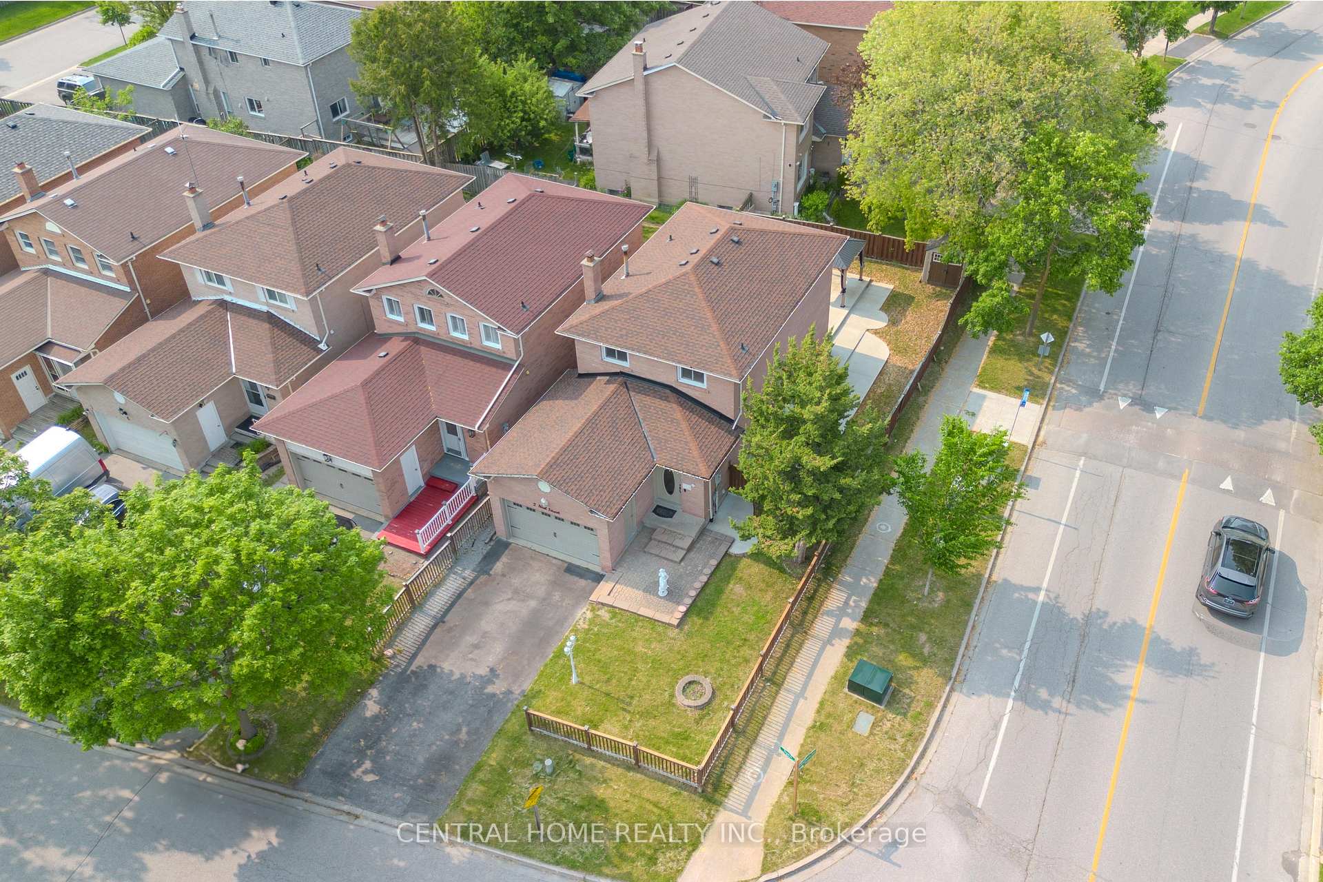 Photo 5 of 2 Noel Street, Markham, Markham Village — HOMEH