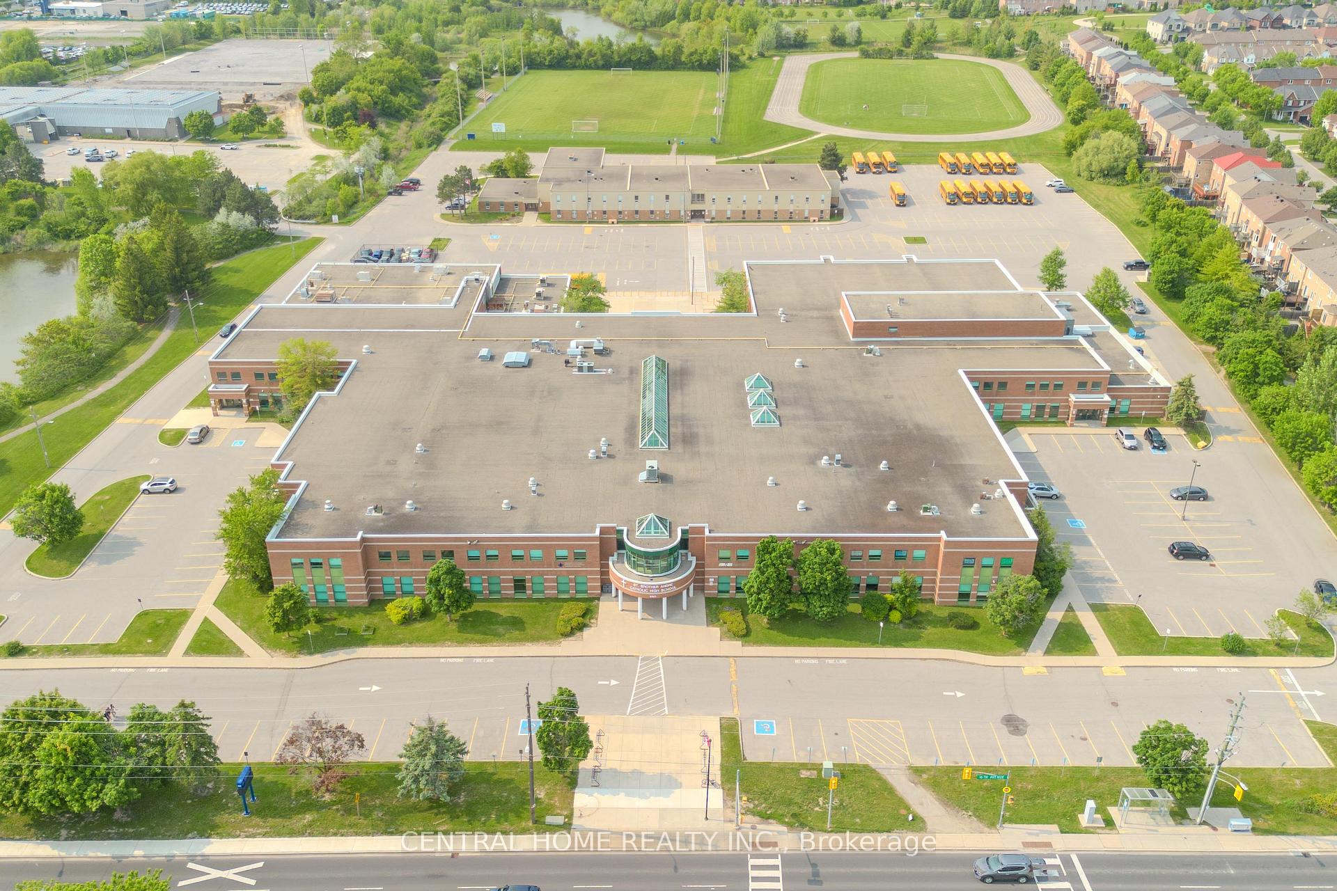 Photo 6 of 2 Noel Street, Markham, Markham Village — HOMEH