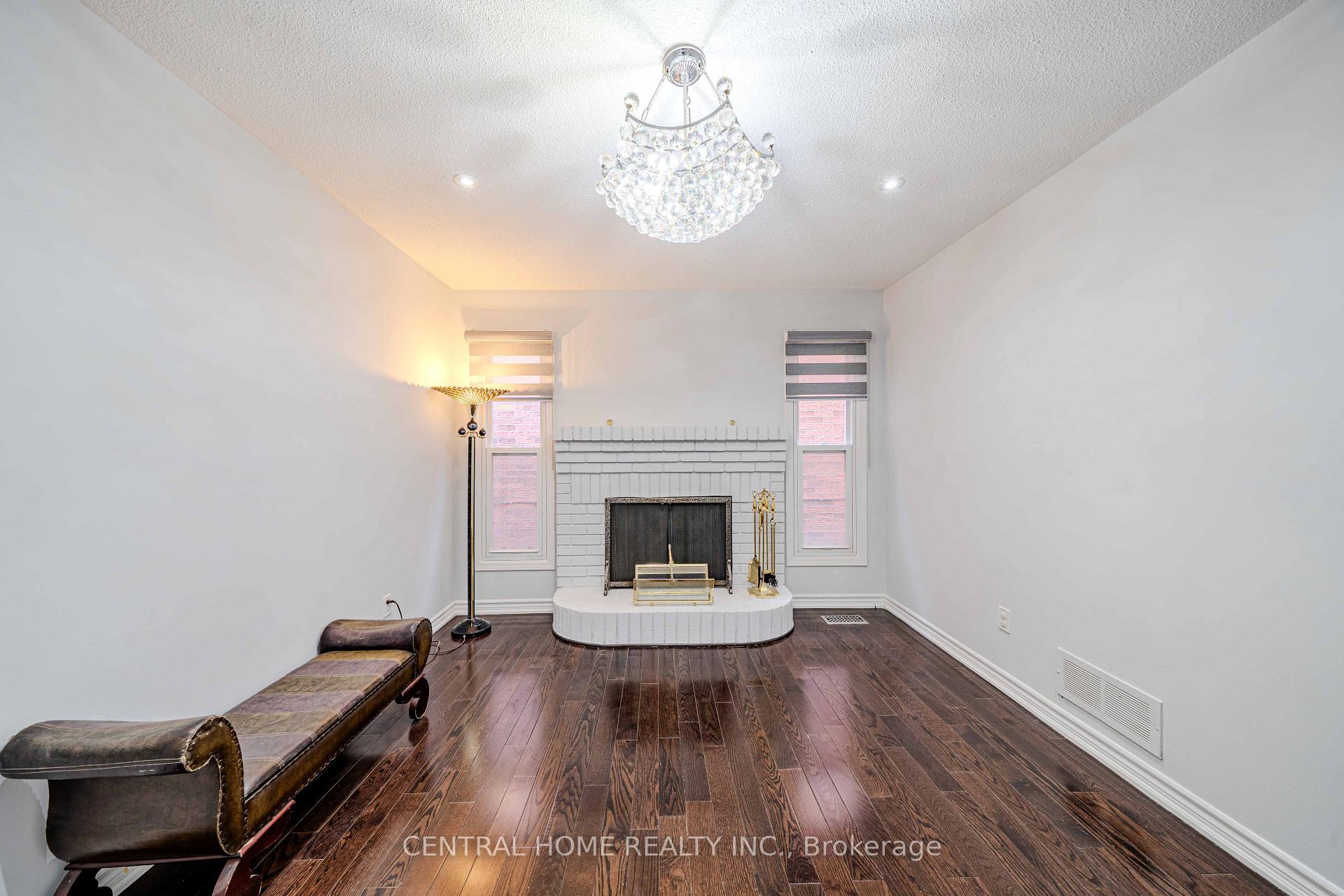 Photo 8 of 2 Noel Street, Markham, Markham Village — HOMEH