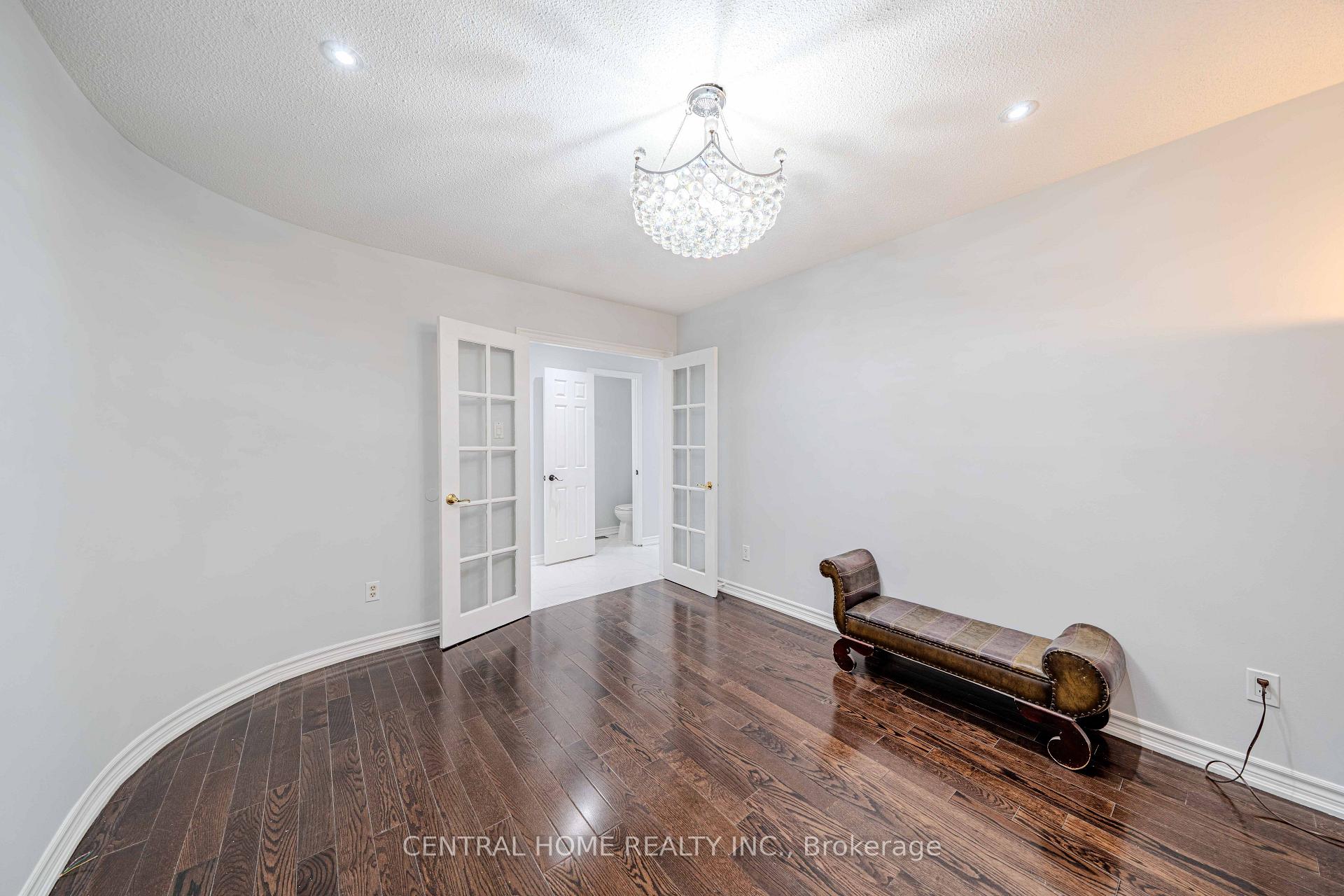 Photo 9 of 2 Noel Street, Markham, Markham Village — HOMEH