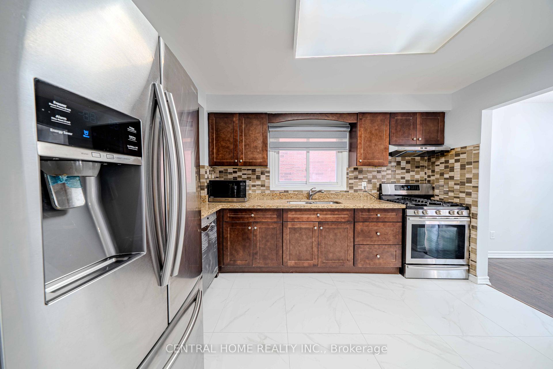 Photo 14 of 2 Noel Street, Markham, Markham Village — HOMEH
