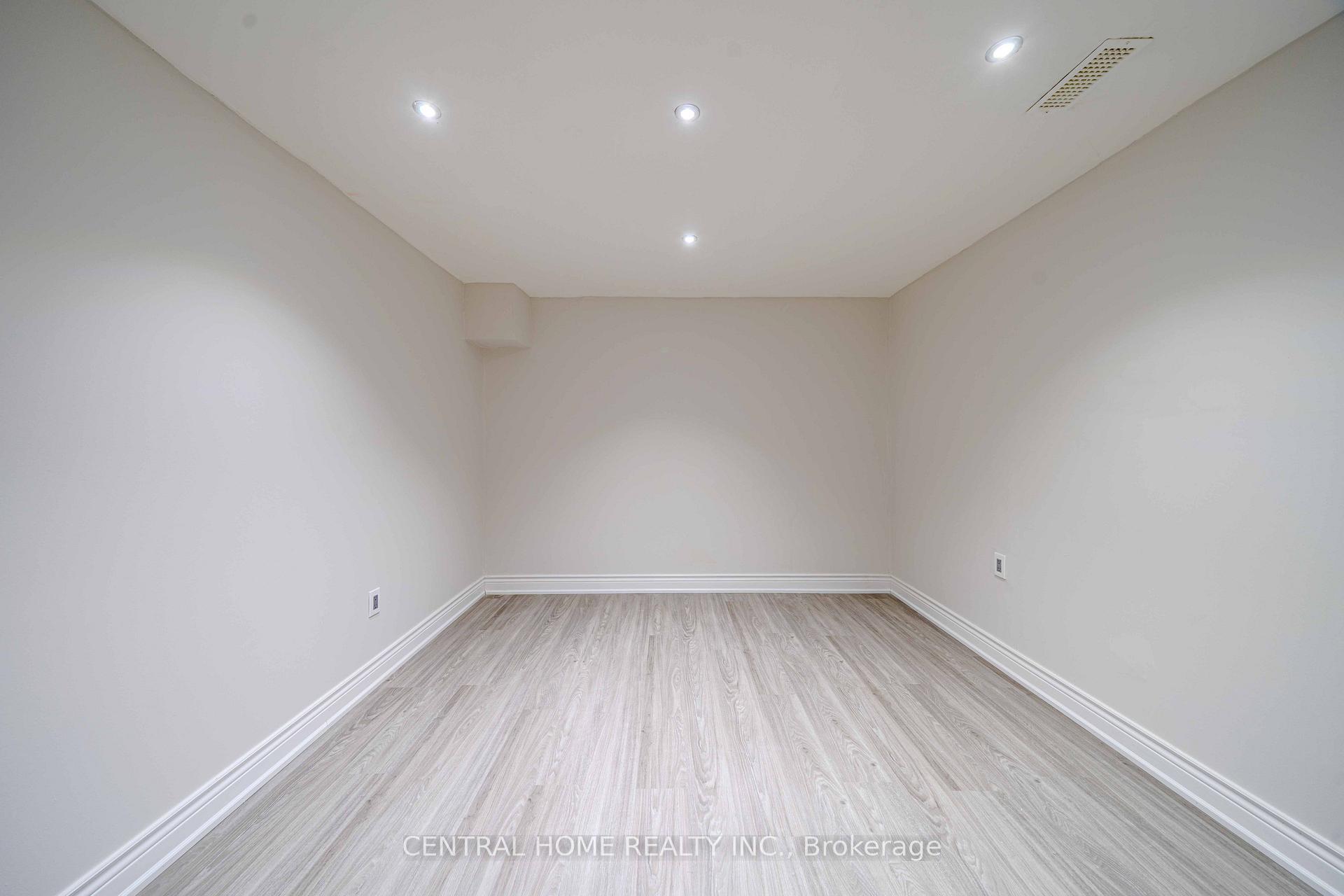 Photo 23 of 2 Noel Street, Markham, Markham Village — HOMEH