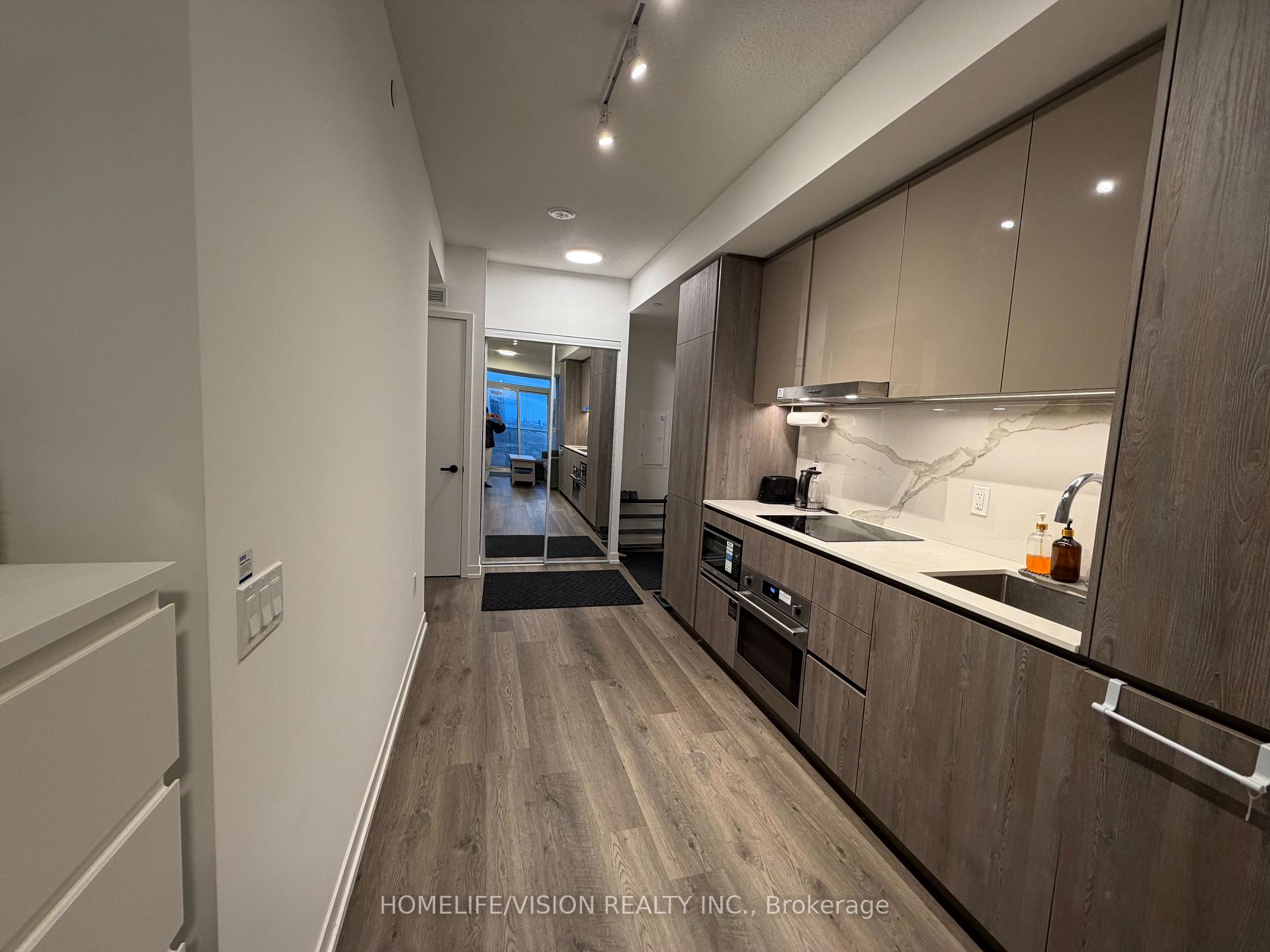 Photo 5 of Unit 3207, 8 Interchange Way, Vaughan, Vaughan Corporate Centre — HOMEH