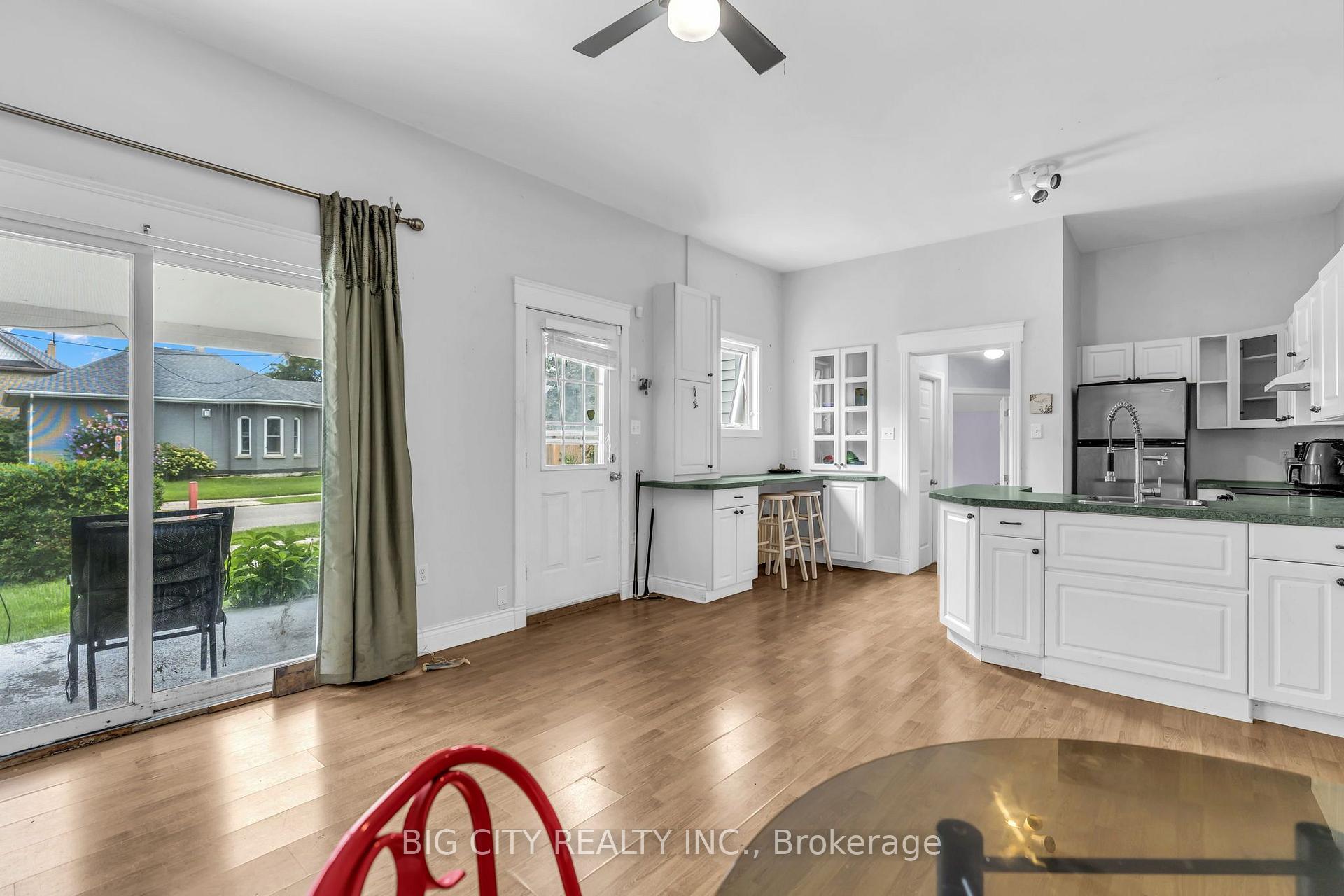 Photo 5 of 16 East Avenue, St. Thomas — HOMEH