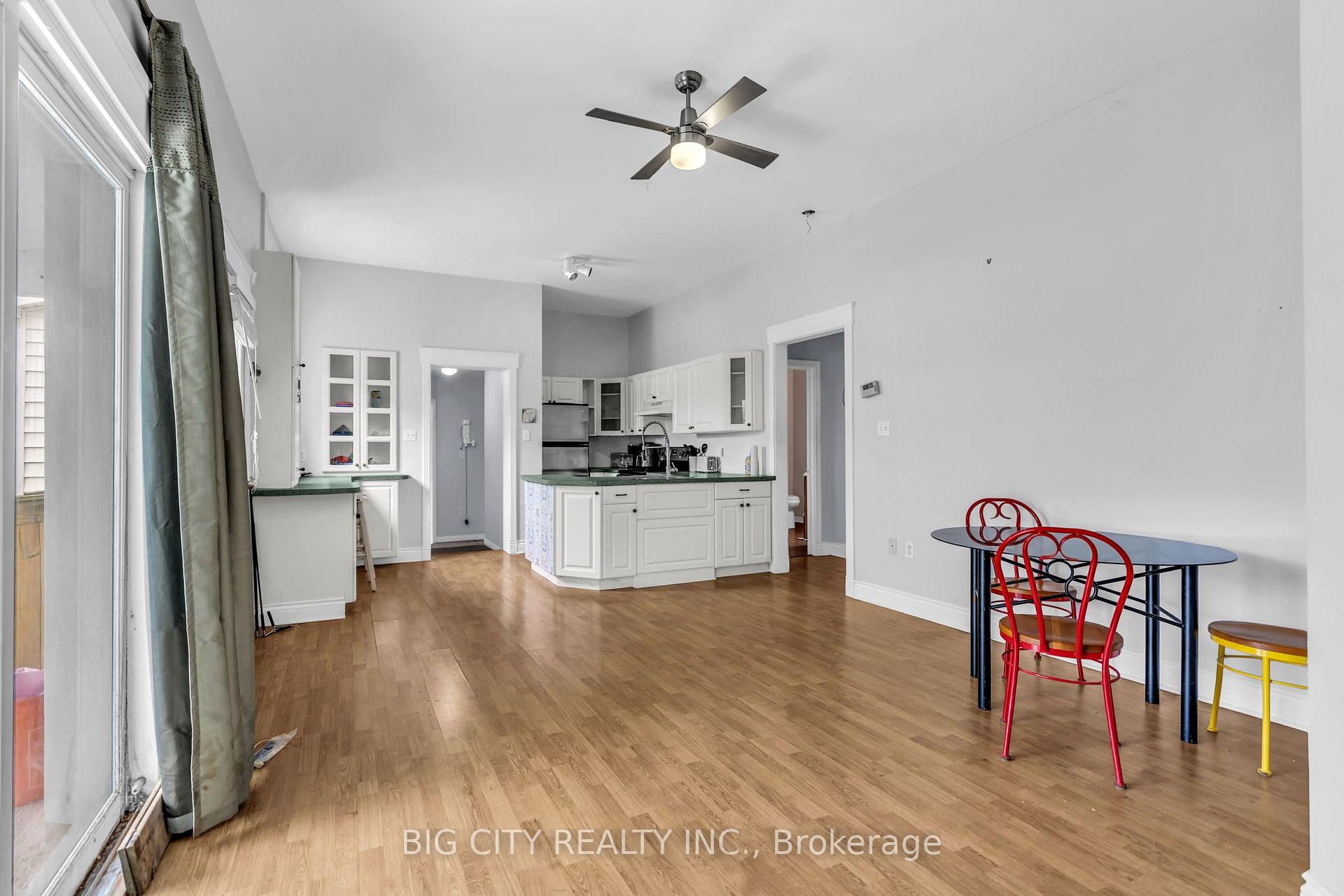 Photo 6 of 16 East Avenue, St. Thomas — HOMEH
