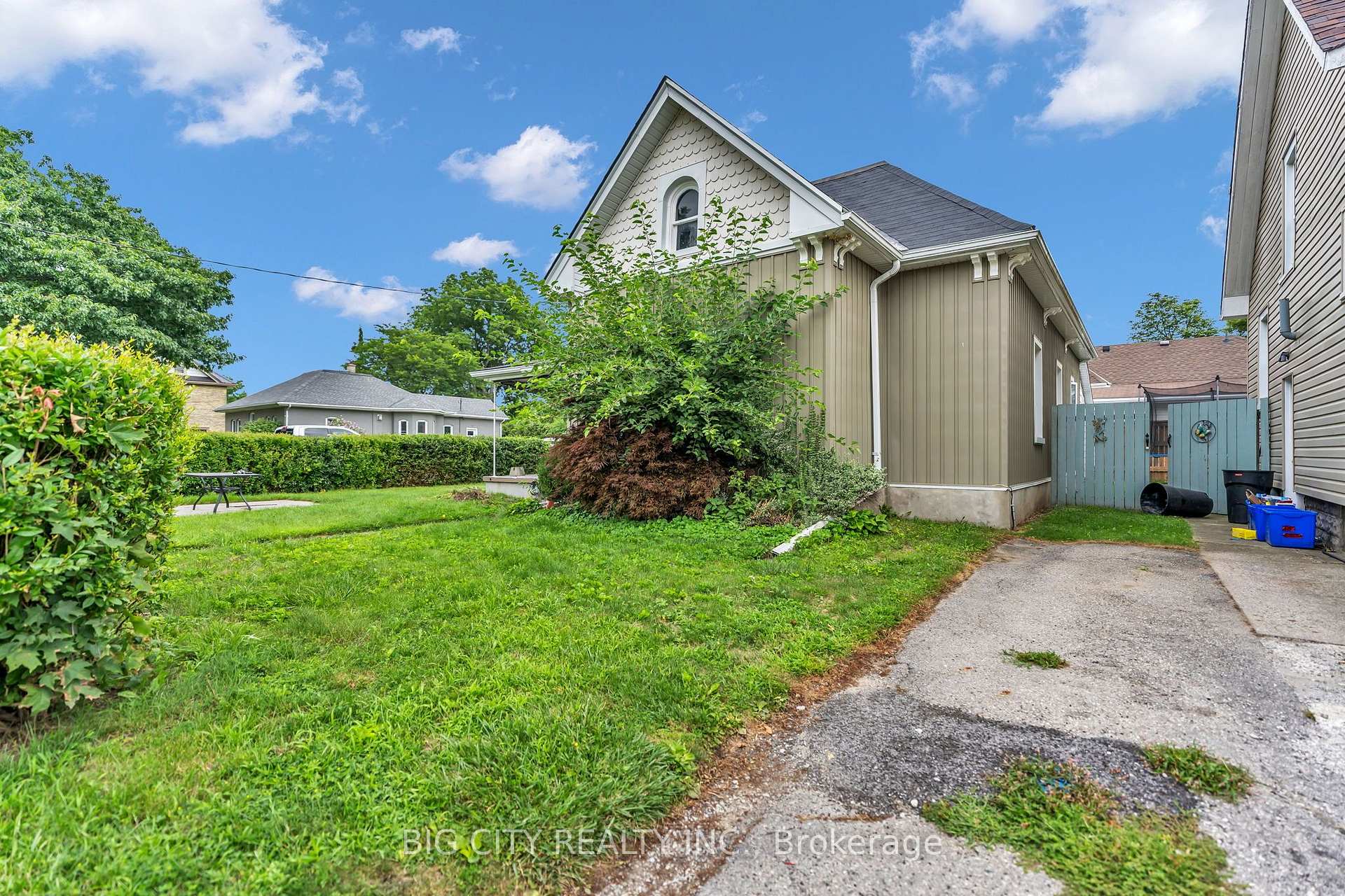 Photo 18 of 16 East Avenue, St. Thomas — HOMEH