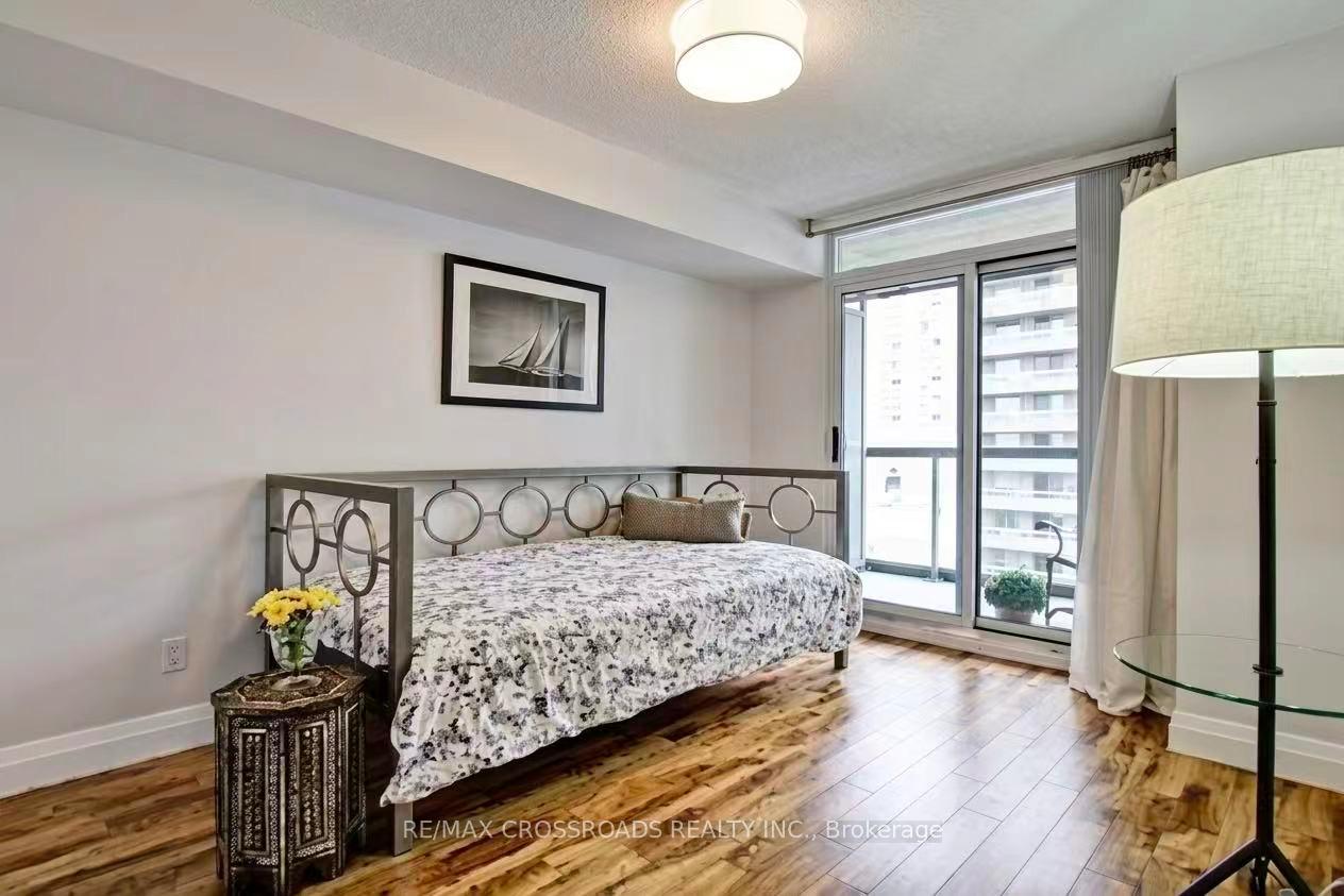 Photo 5 of Unit 2012, 28 Empress Avenue, North York, Willowdale East — HOMEH