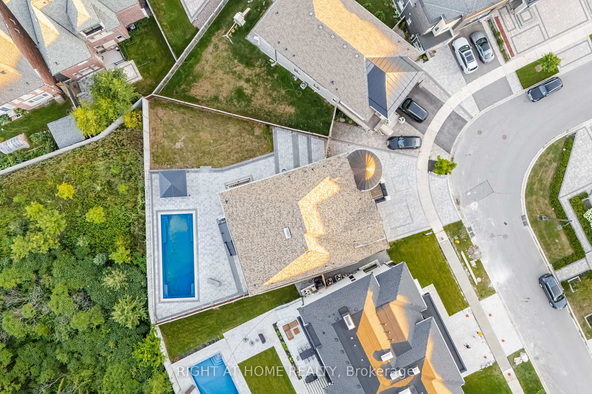 Photo 5 of 33 Keatley Drive, Vaughan, Patterson — HOMEH