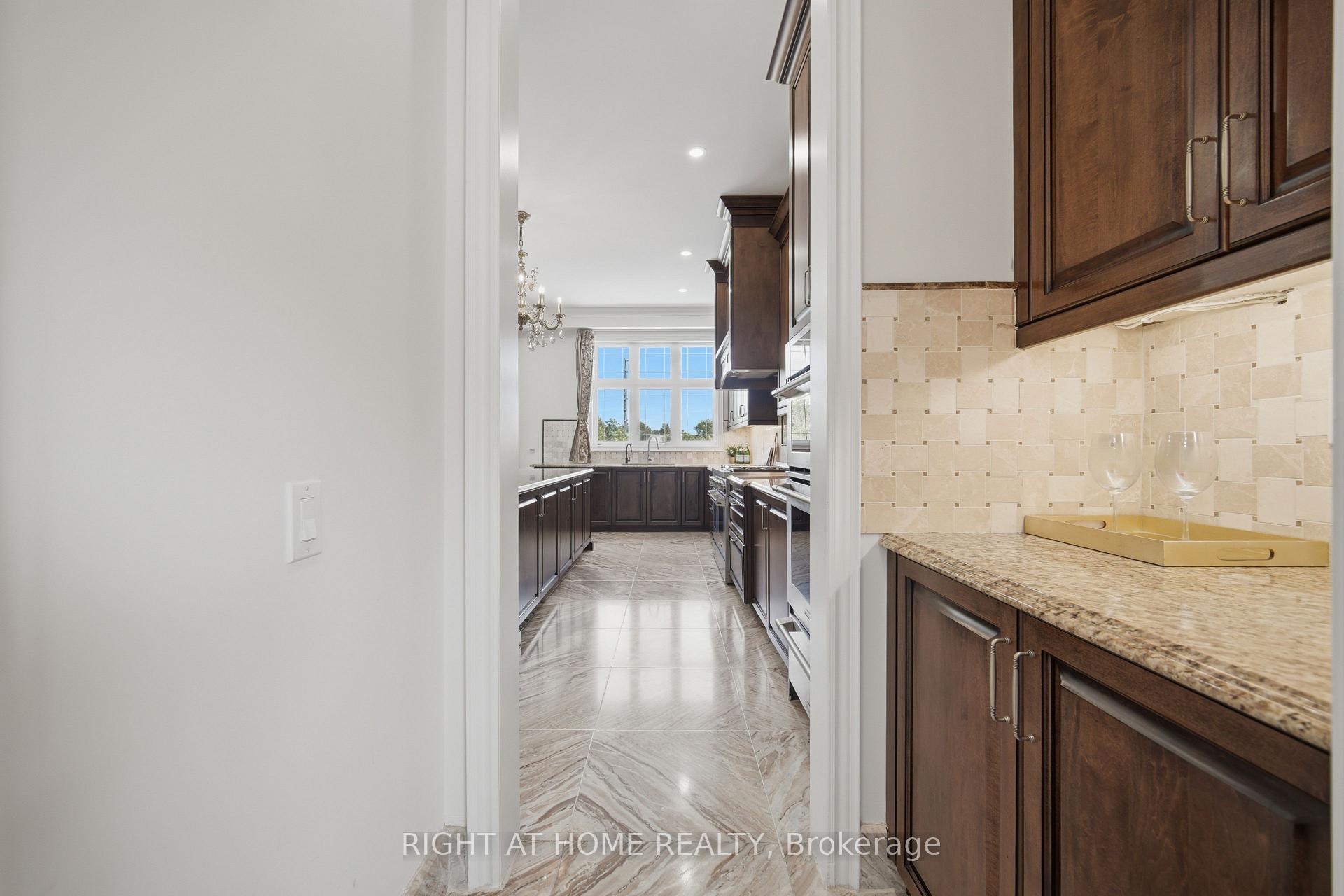 Photo 11 of 33 Keatley Drive, Vaughan, Patterson — HOMEH