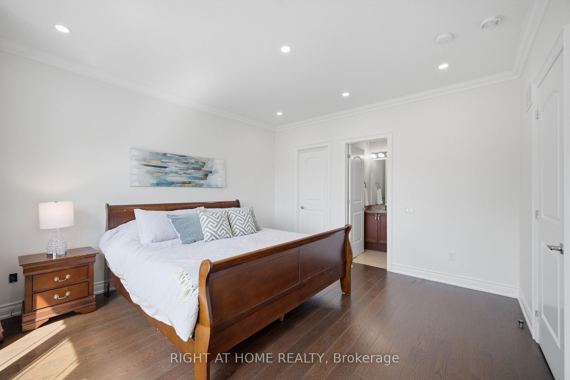 Photo 31 of 33 Keatley Drive, Vaughan, Patterson — HOMEH