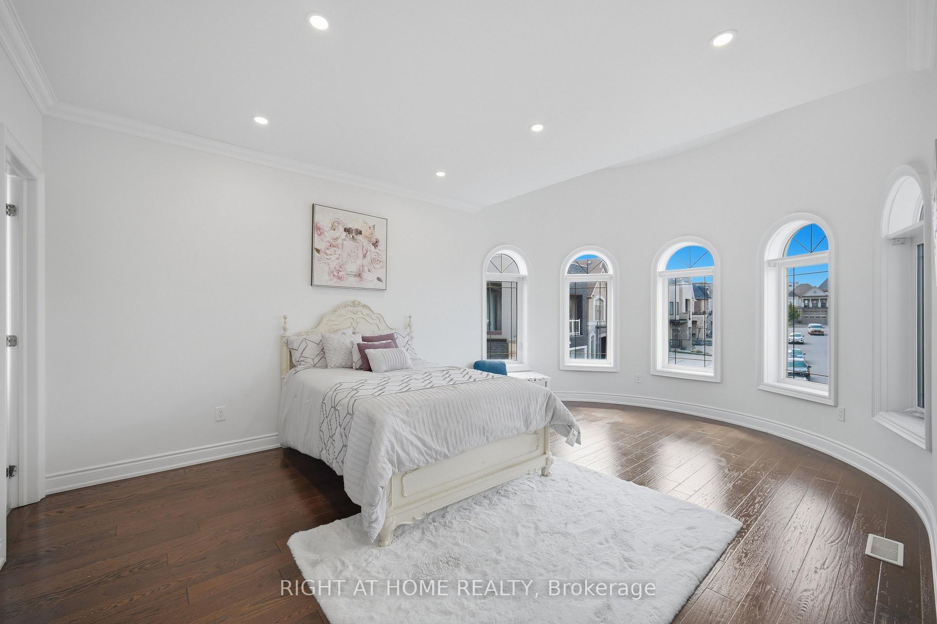 Photo 33 of 33 Keatley Drive, Vaughan, Patterson — HOMEH