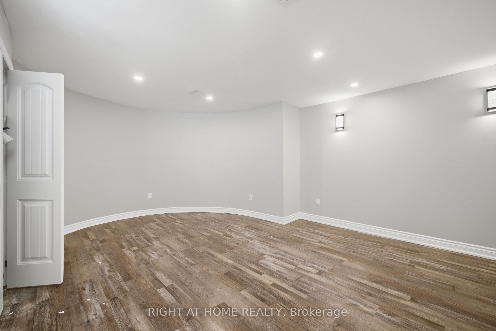 Photo 43 of 33 Keatley Drive, Vaughan, Patterson — HOMEH