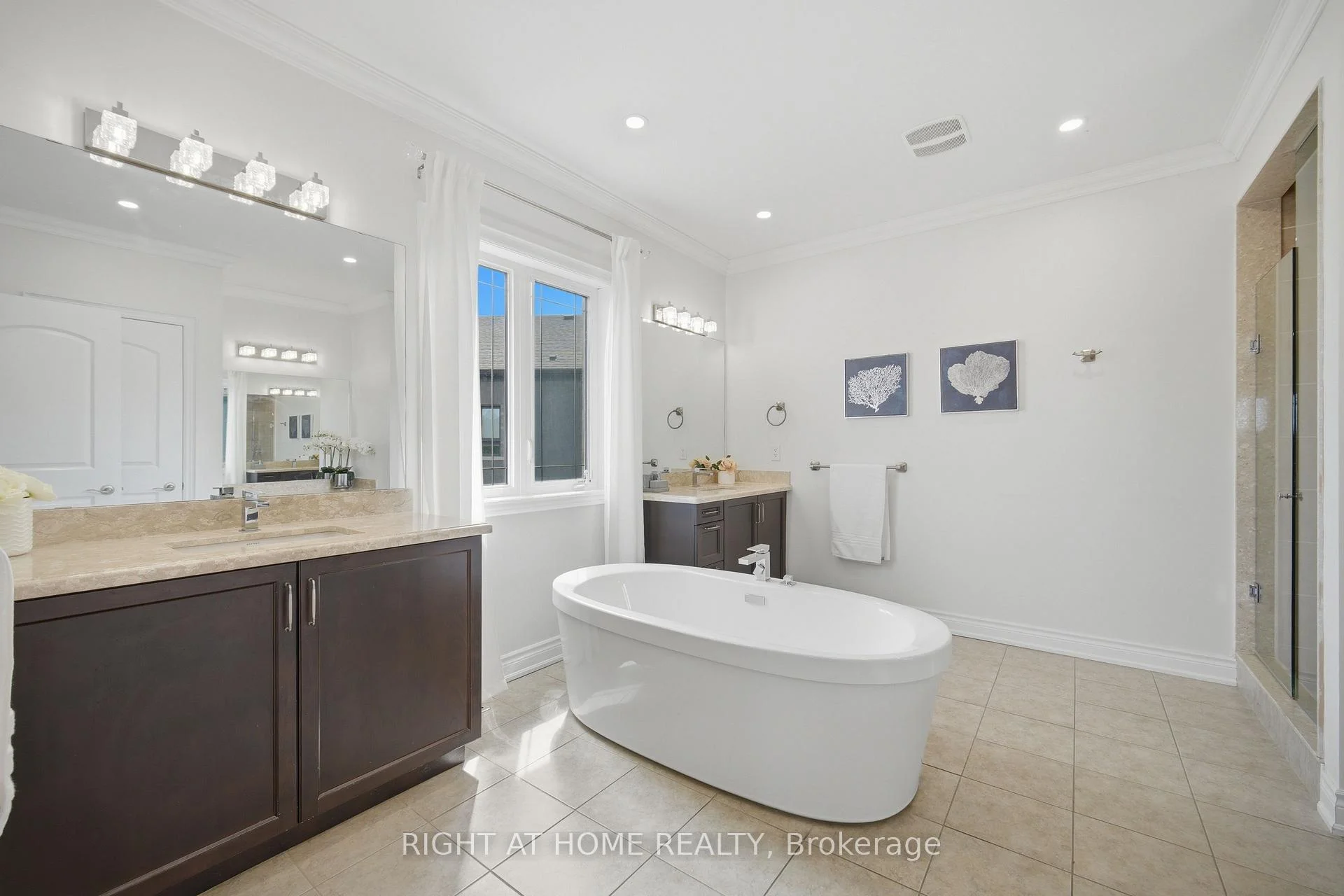 Photo 22 of 33 Keatley Drive, Vaughan, Patterson — HOMEH