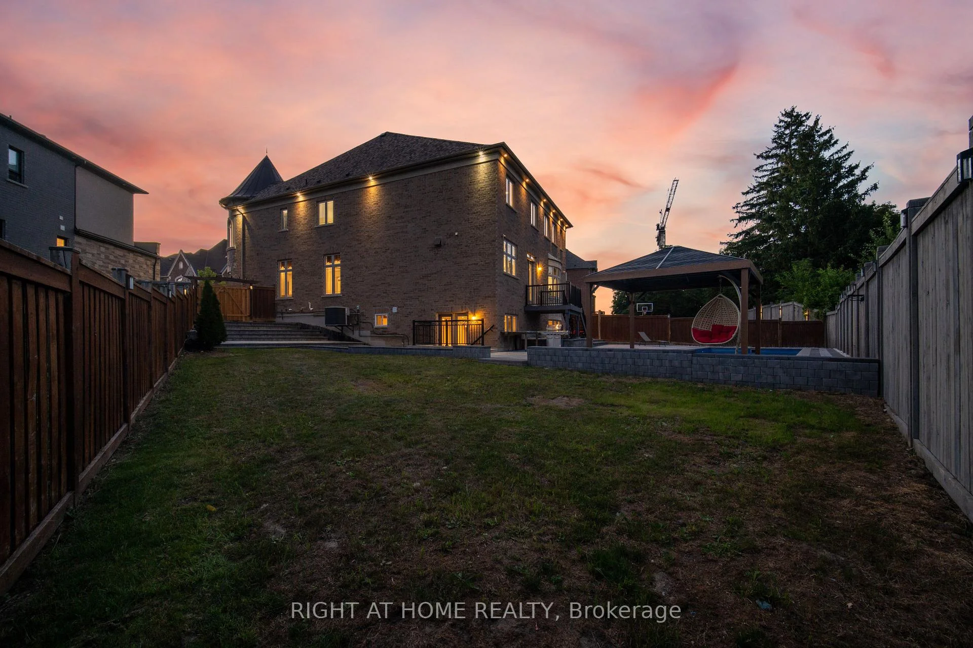 Photo 55 of 33 Keatley Drive, Vaughan, Patterson — HOMEH