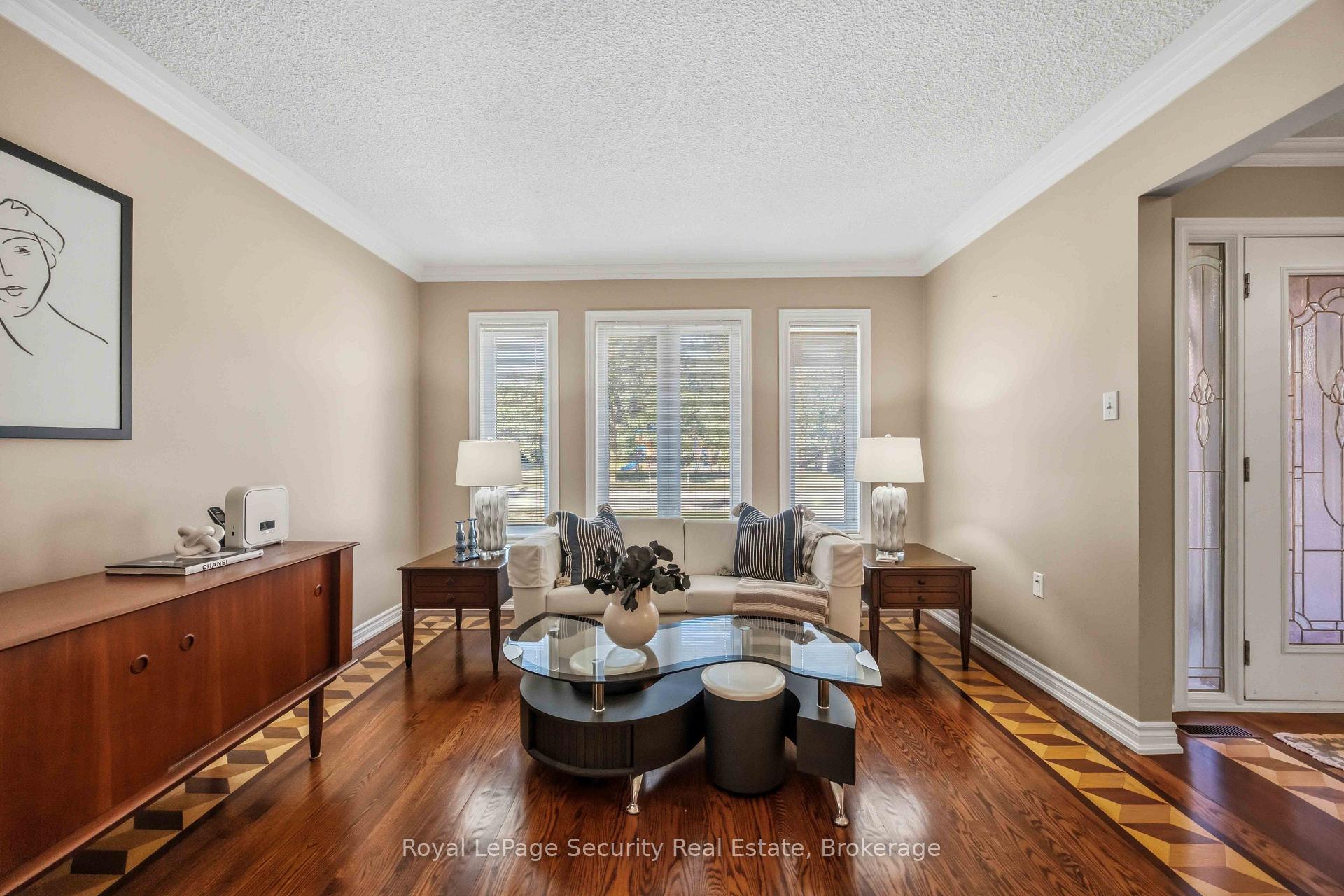 Photo 6 of 46 Birchway Place, Halton Hills, Acton — HOMEH