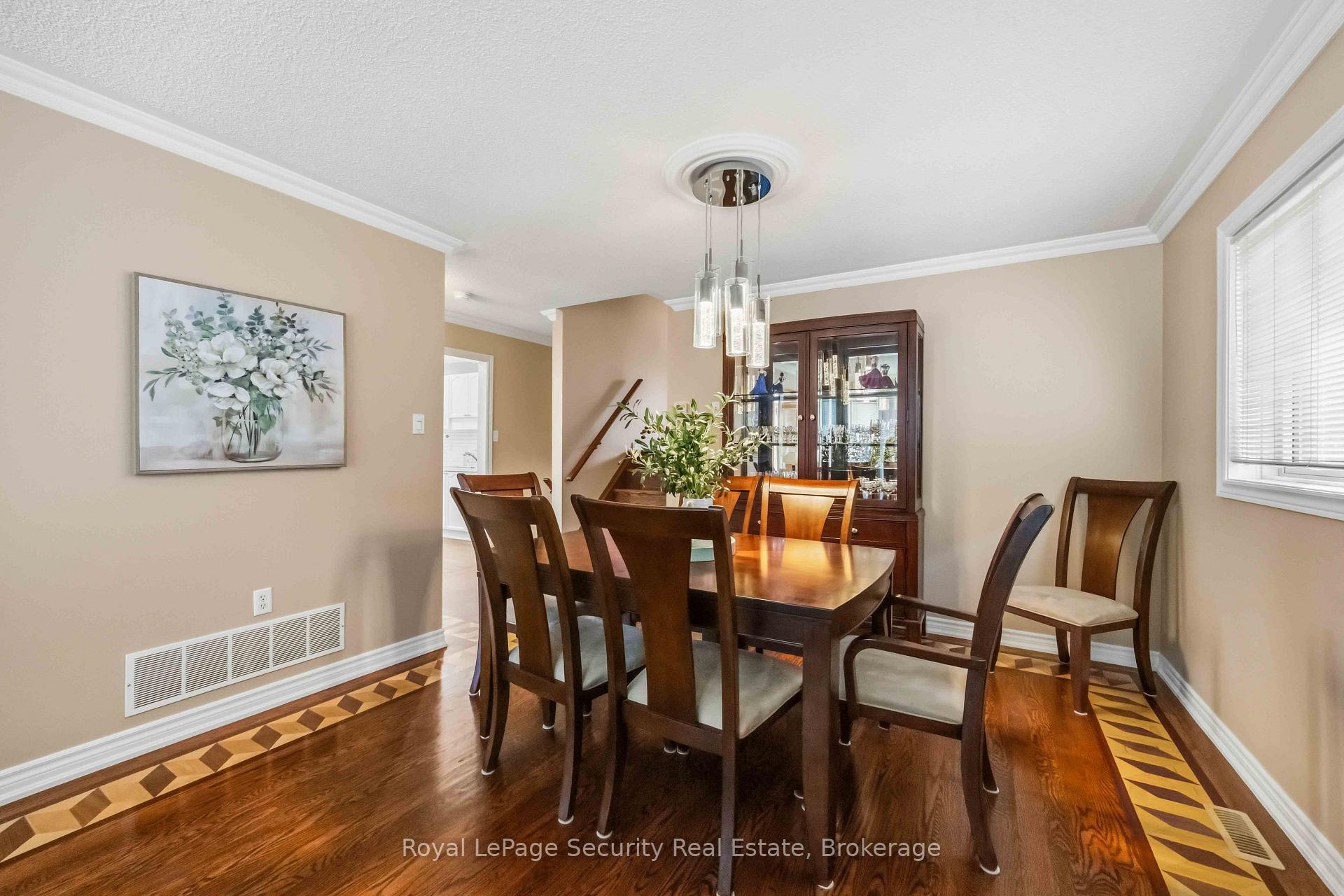 Photo 8 of 46 Birchway Place, Halton Hills, Acton — HOMEH
