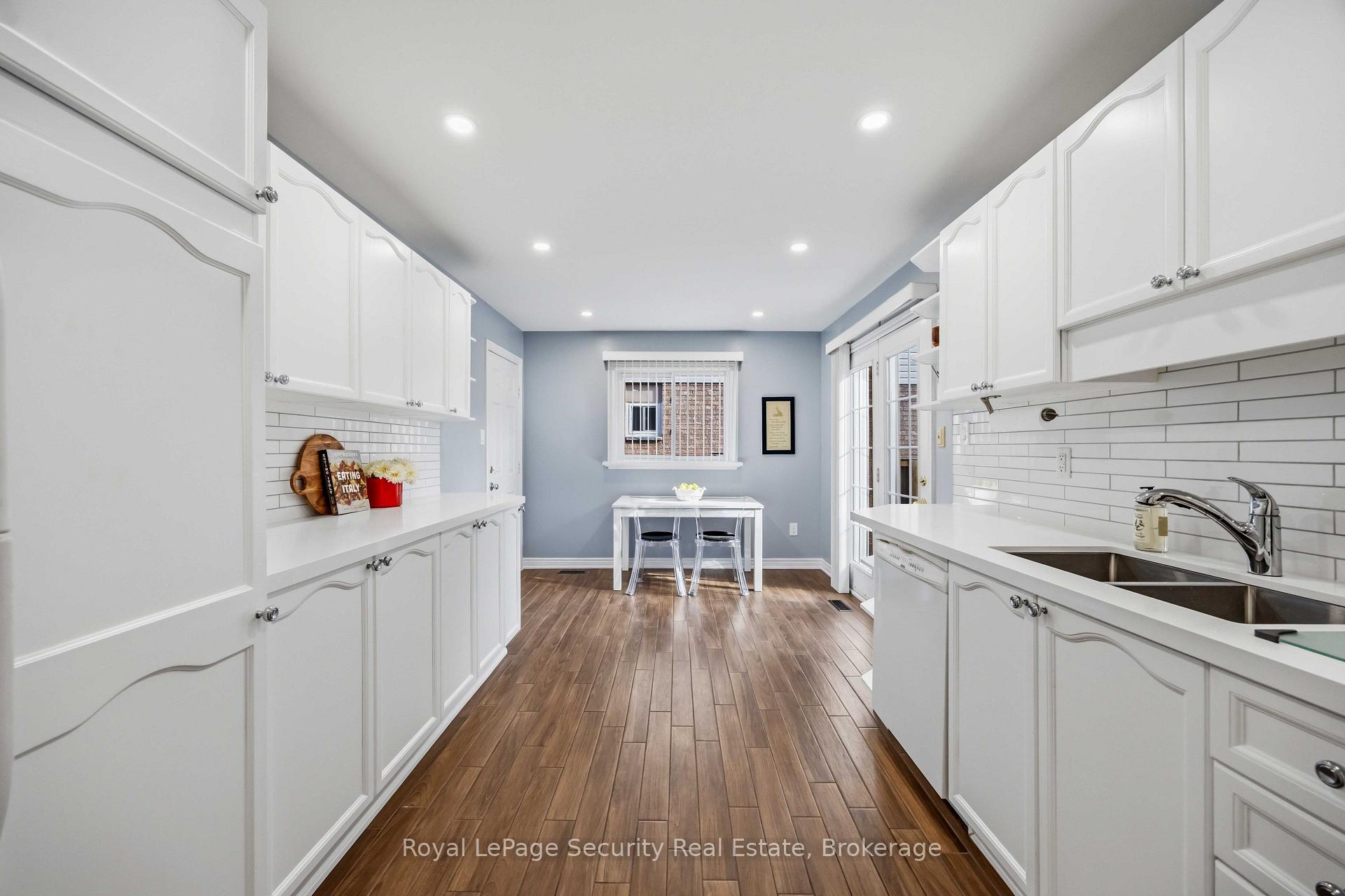 Photo 11 of 46 Birchway Place, Halton Hills, Acton — HOMEH