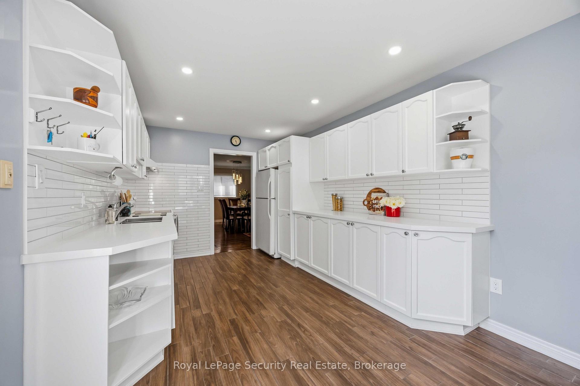 Photo 13 of 46 Birchway Place, Halton Hills, Acton — HOMEH