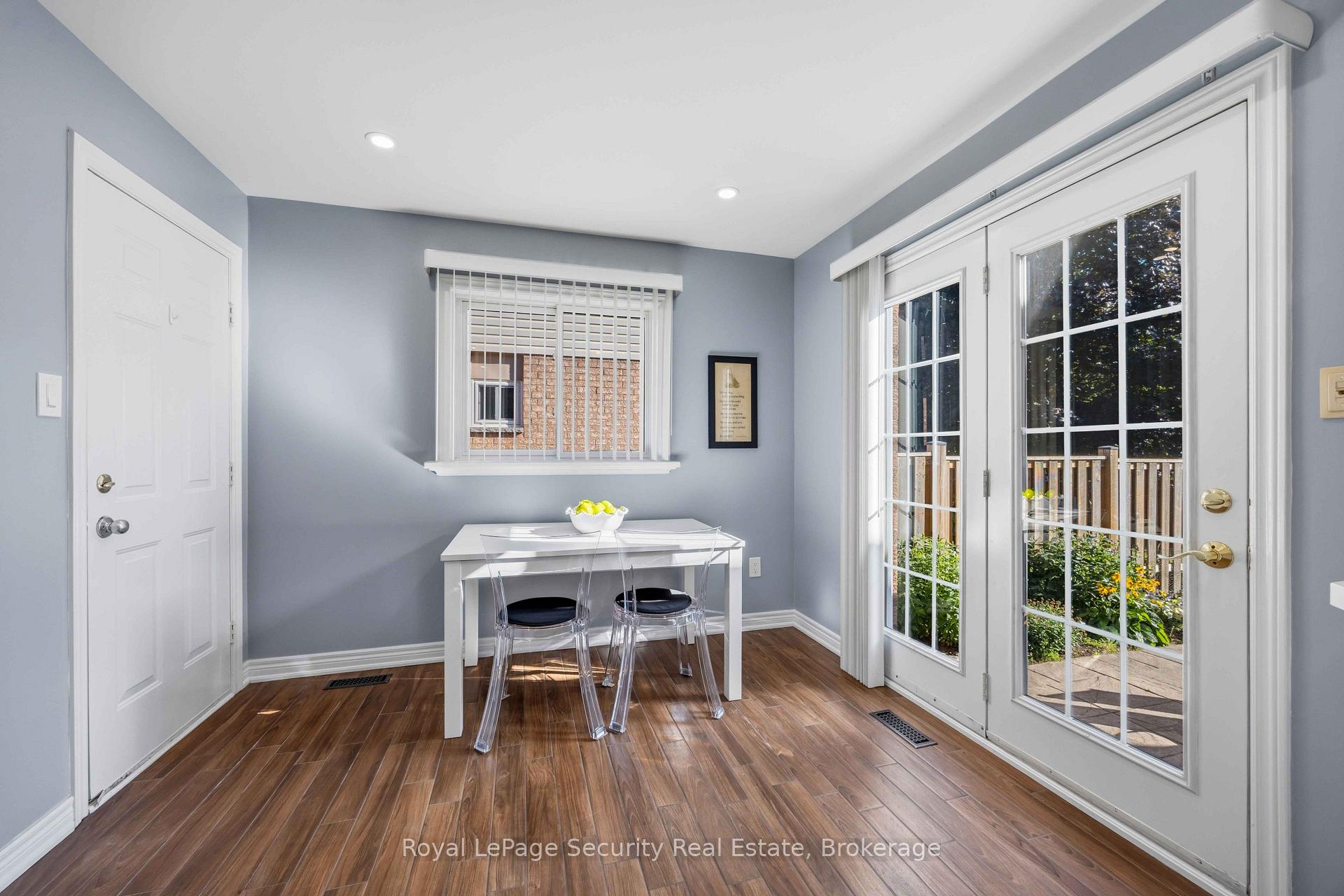 Photo 17 of 46 Birchway Place, Halton Hills, Acton — HOMEH