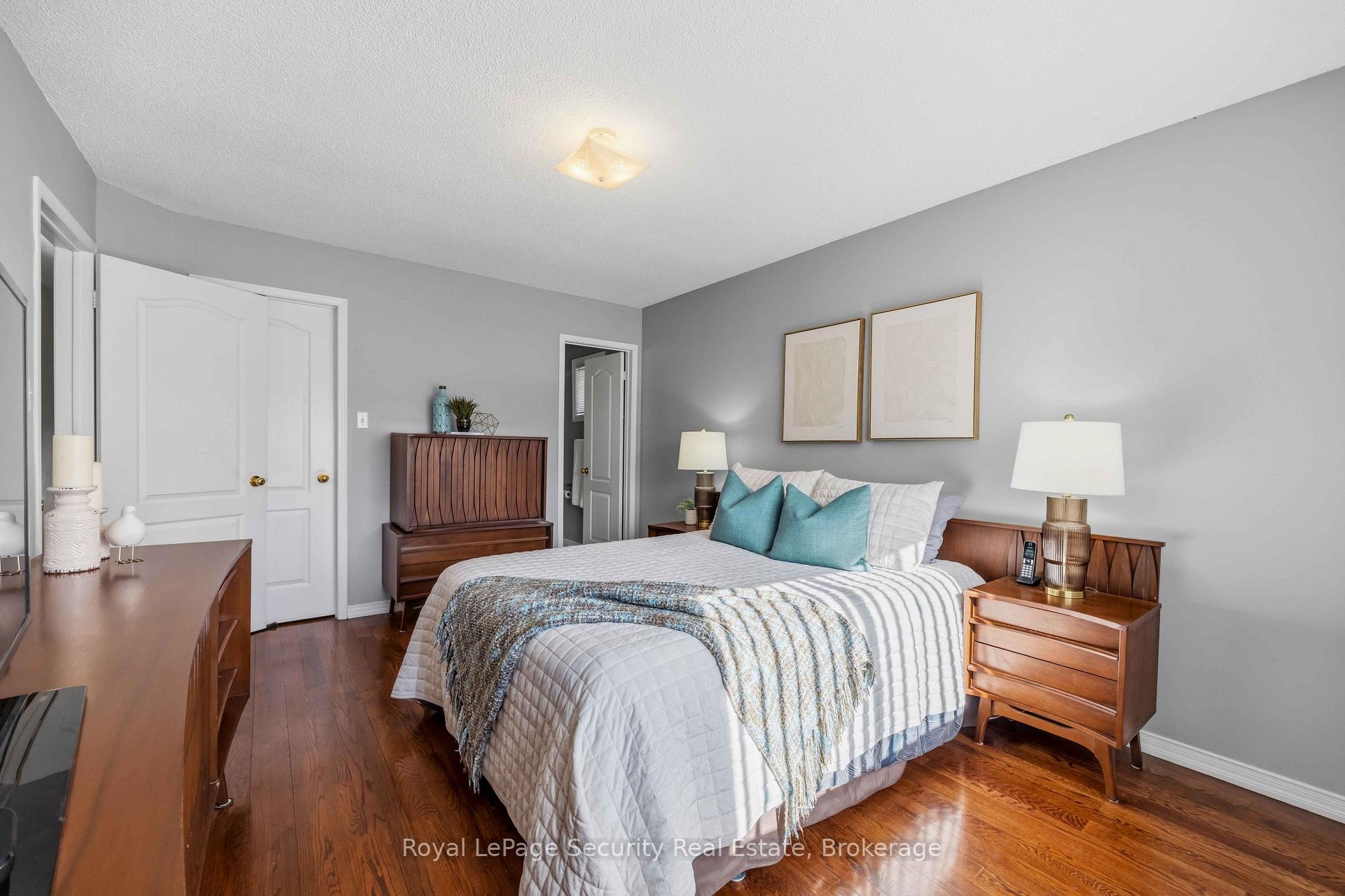 Photo 22 of 46 Birchway Place, Halton Hills, Acton — HOMEH