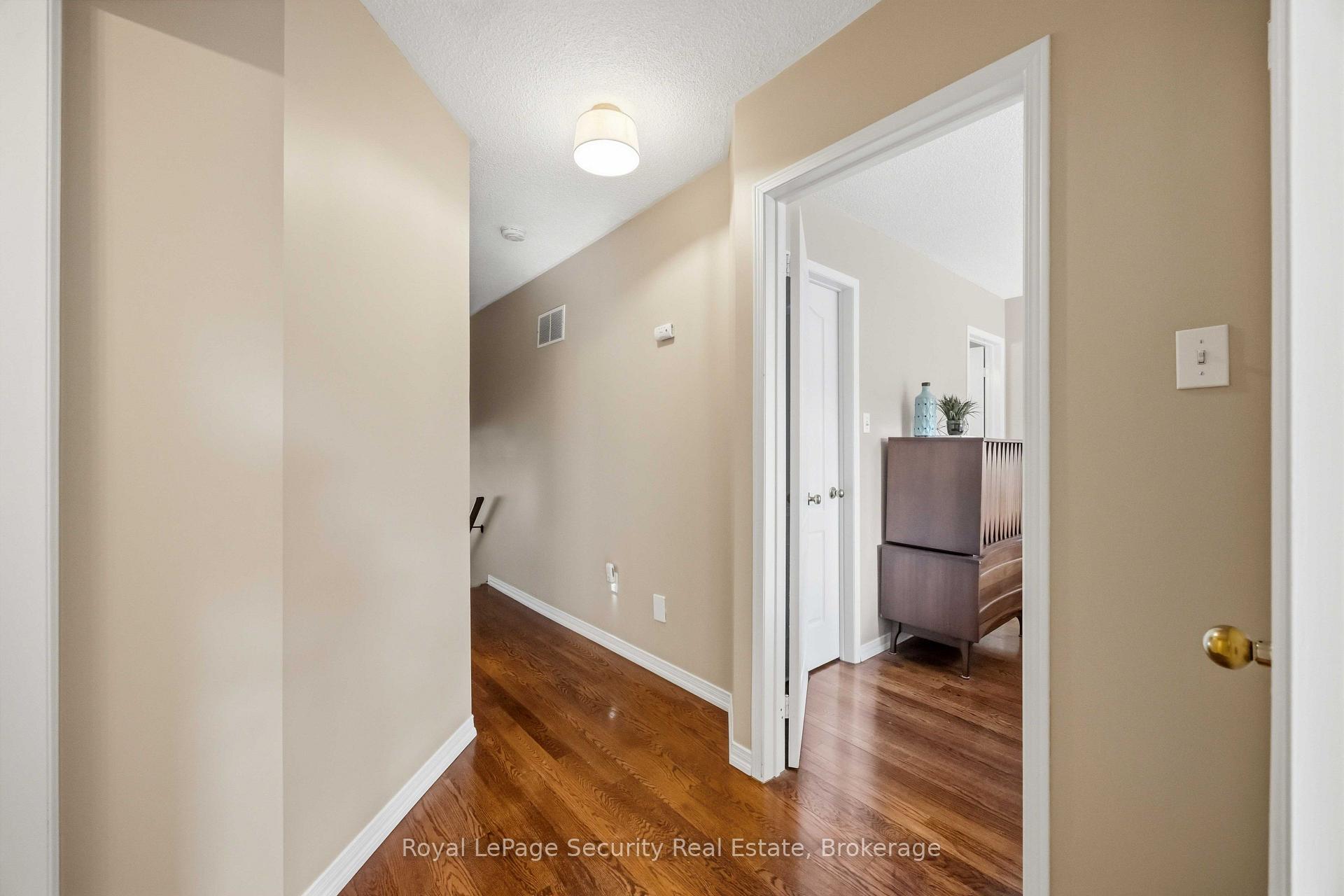Photo 26 of 46 Birchway Place, Halton Hills, Acton — HOMEH