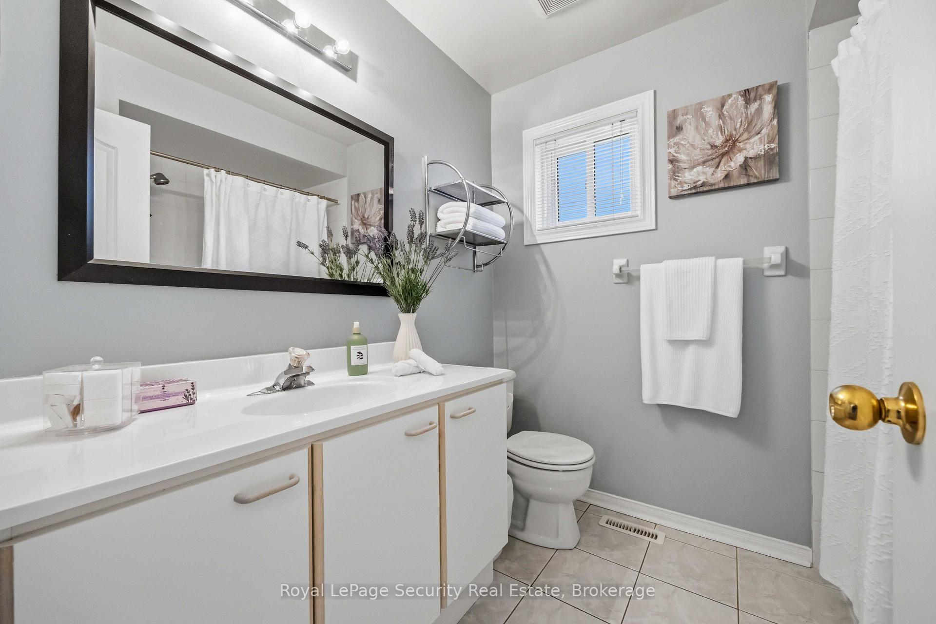 Photo 30 of 46 Birchway Place, Halton Hills, Acton — HOMEH