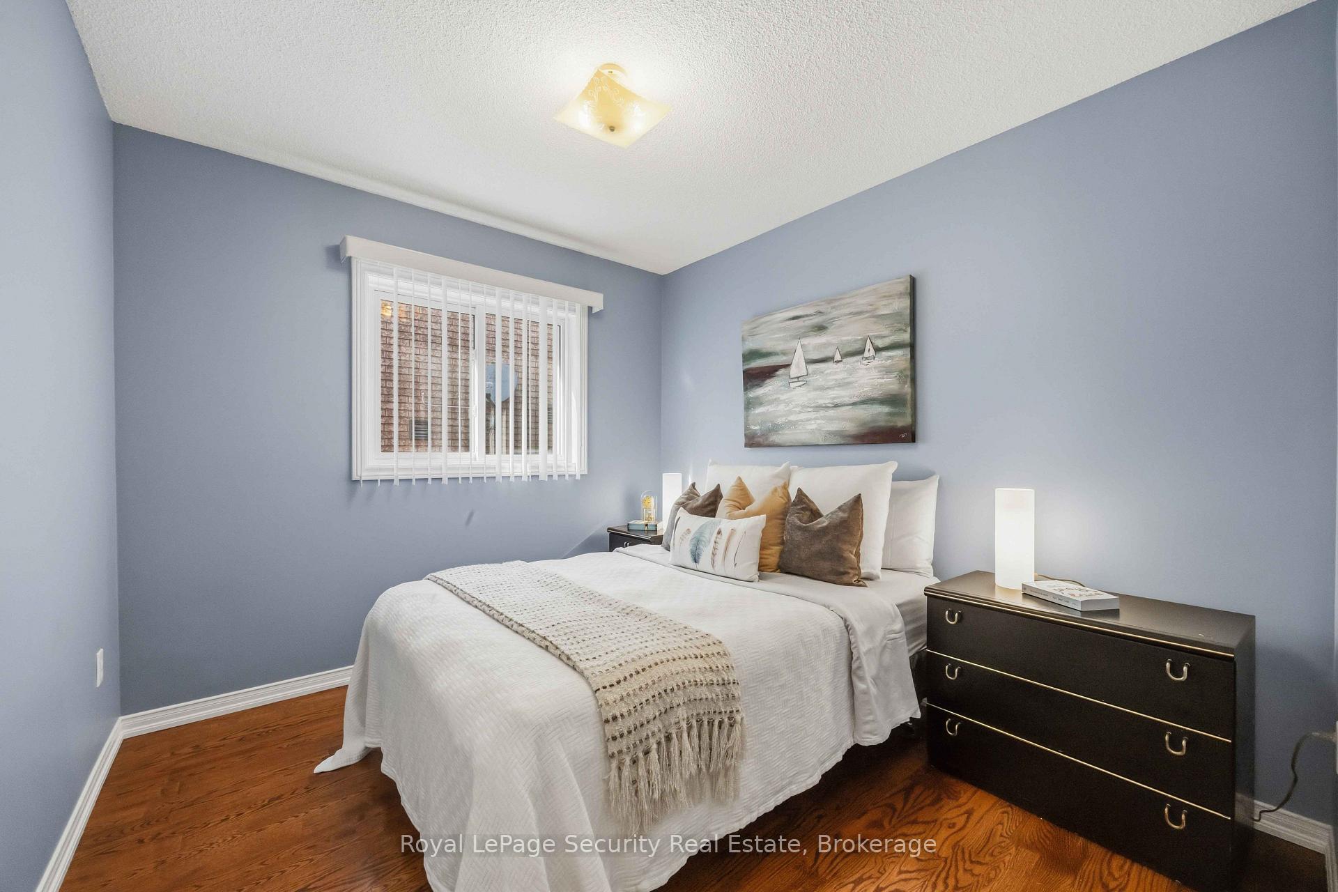 Photo 31 of 46 Birchway Place, Halton Hills, Acton — HOMEH