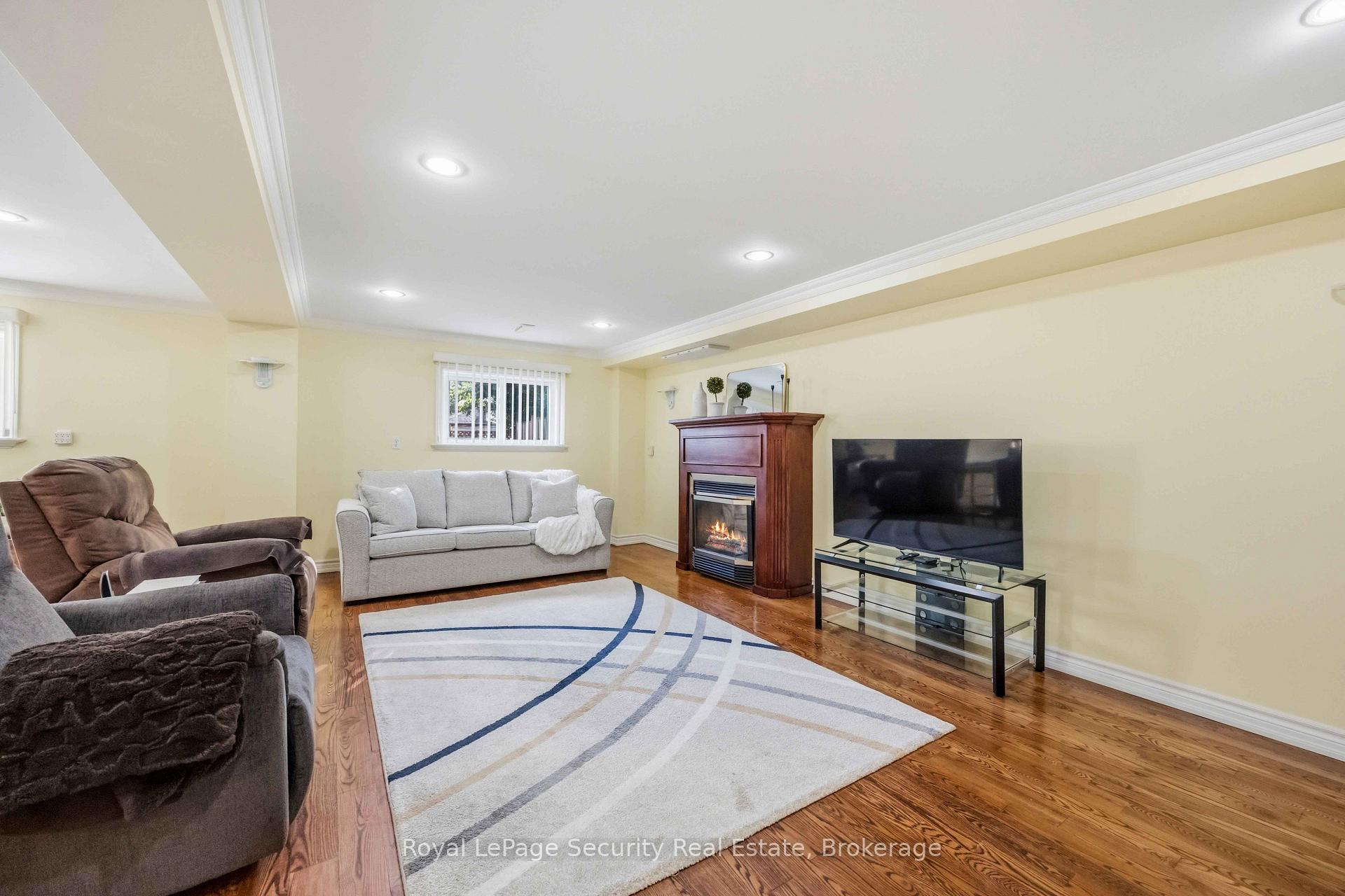 Photo 34 of 46 Birchway Place, Halton Hills, Acton — HOMEH