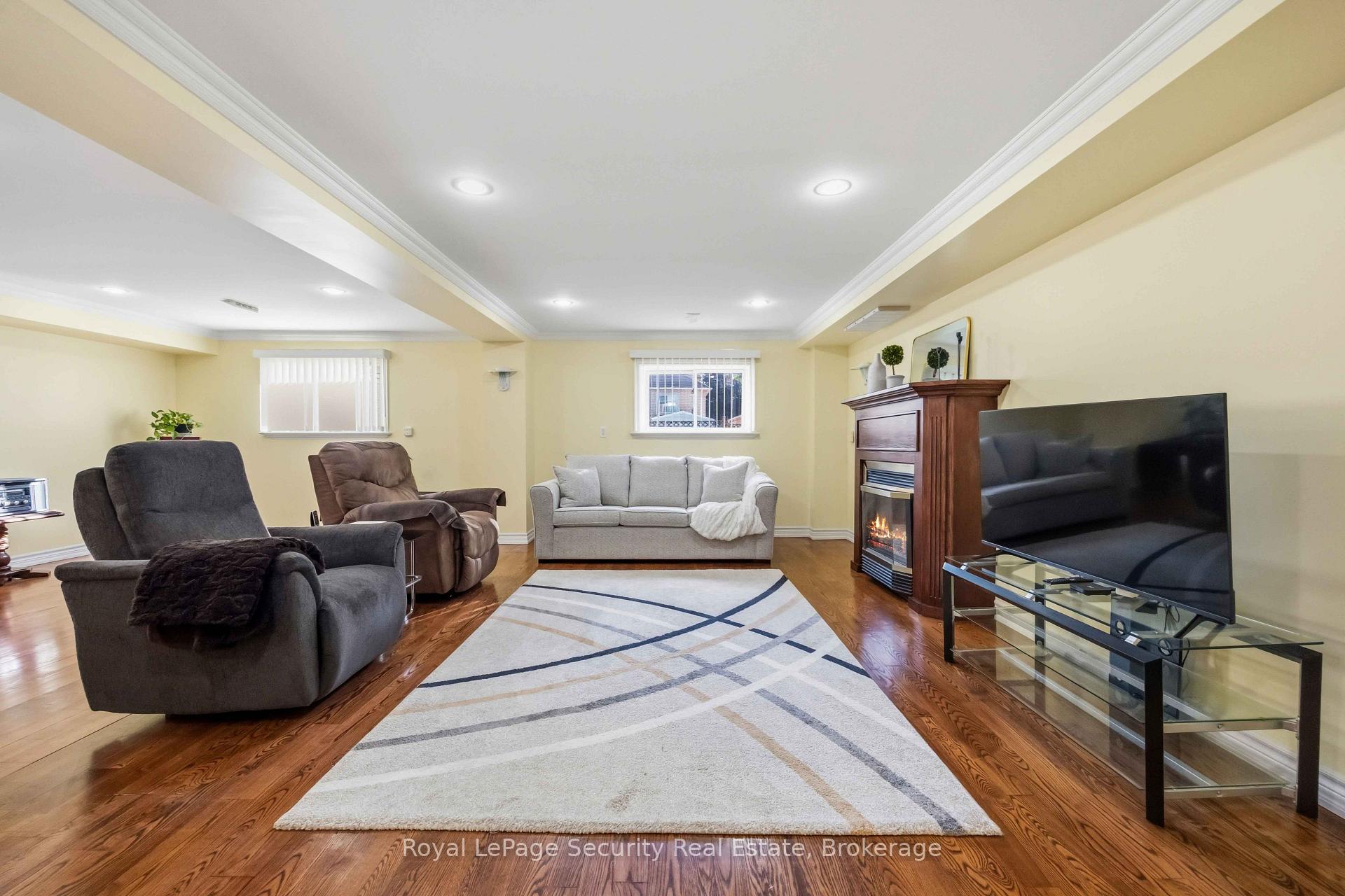 Photo 37 of 46 Birchway Place, Halton Hills, Acton — HOMEH