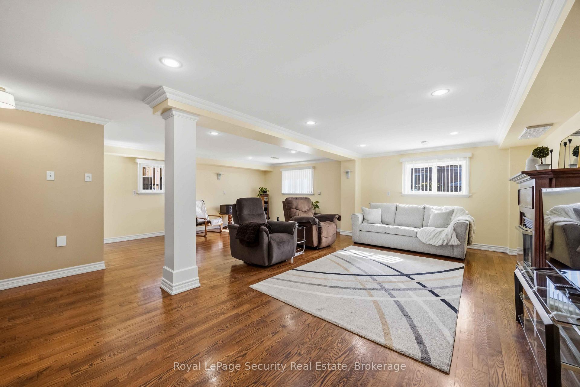 Photo 38 of 46 Birchway Place, Halton Hills, Acton — HOMEH