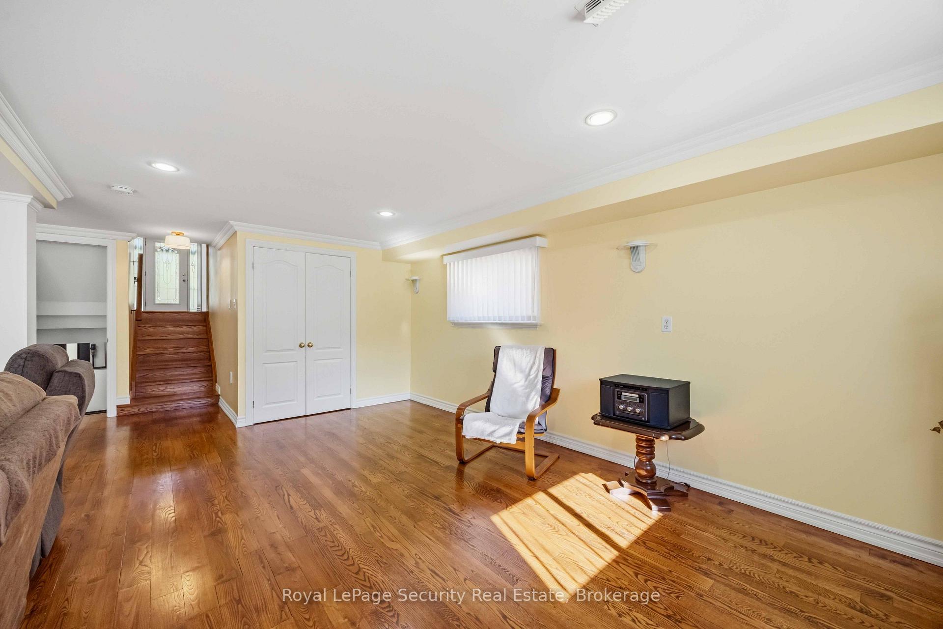 Photo 39 of 46 Birchway Place, Halton Hills, Acton — HOMEH